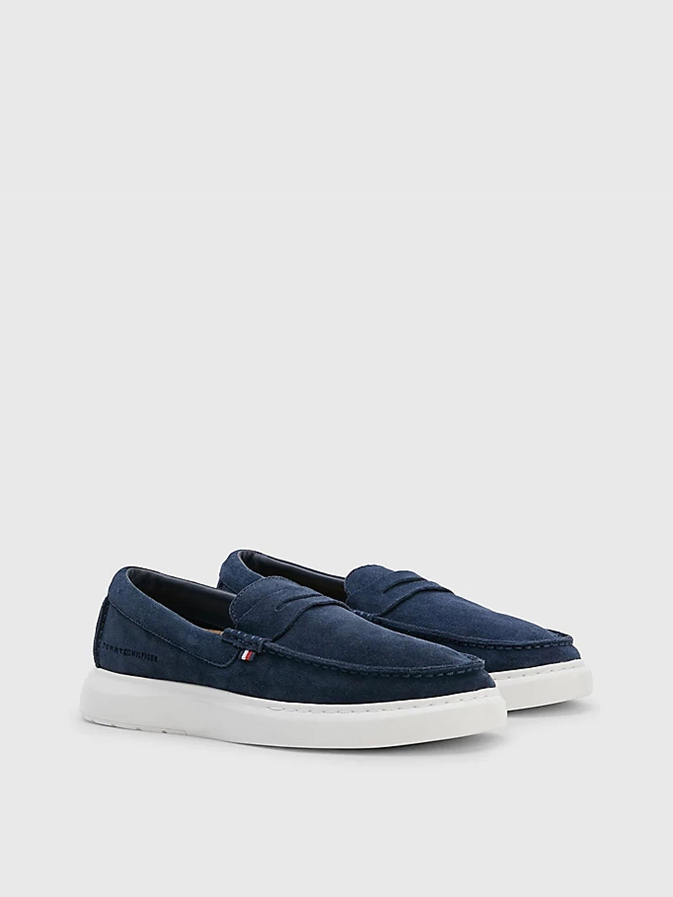Туфли и лоферы Tommy Hilfiger модель FM0FM04440-DW5 Туфли и лоферы Tommy Hilfiger модель FM0FM04440-DW5 Фото