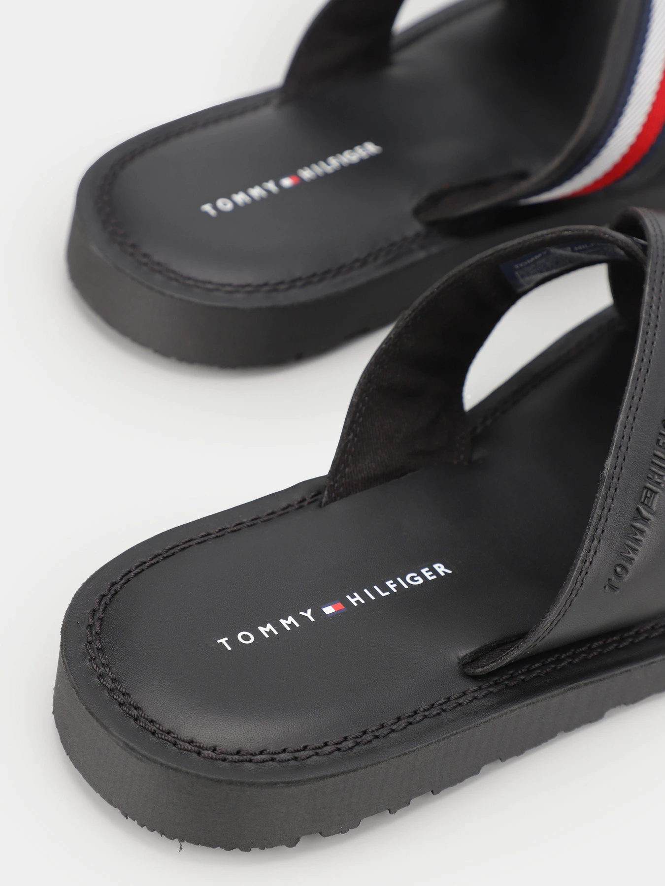 Шльопанці Tommy Hilfiger модель FM0FM04457-BDS Шльопанці Tommy Hilfiger модель FM0FM04457-BDS Фото