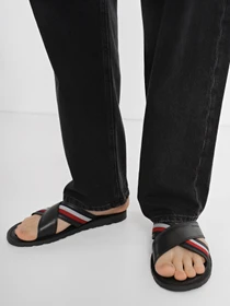 Шльопанці Tommy Hilfiger модель FM0FM04457-BDS Фото