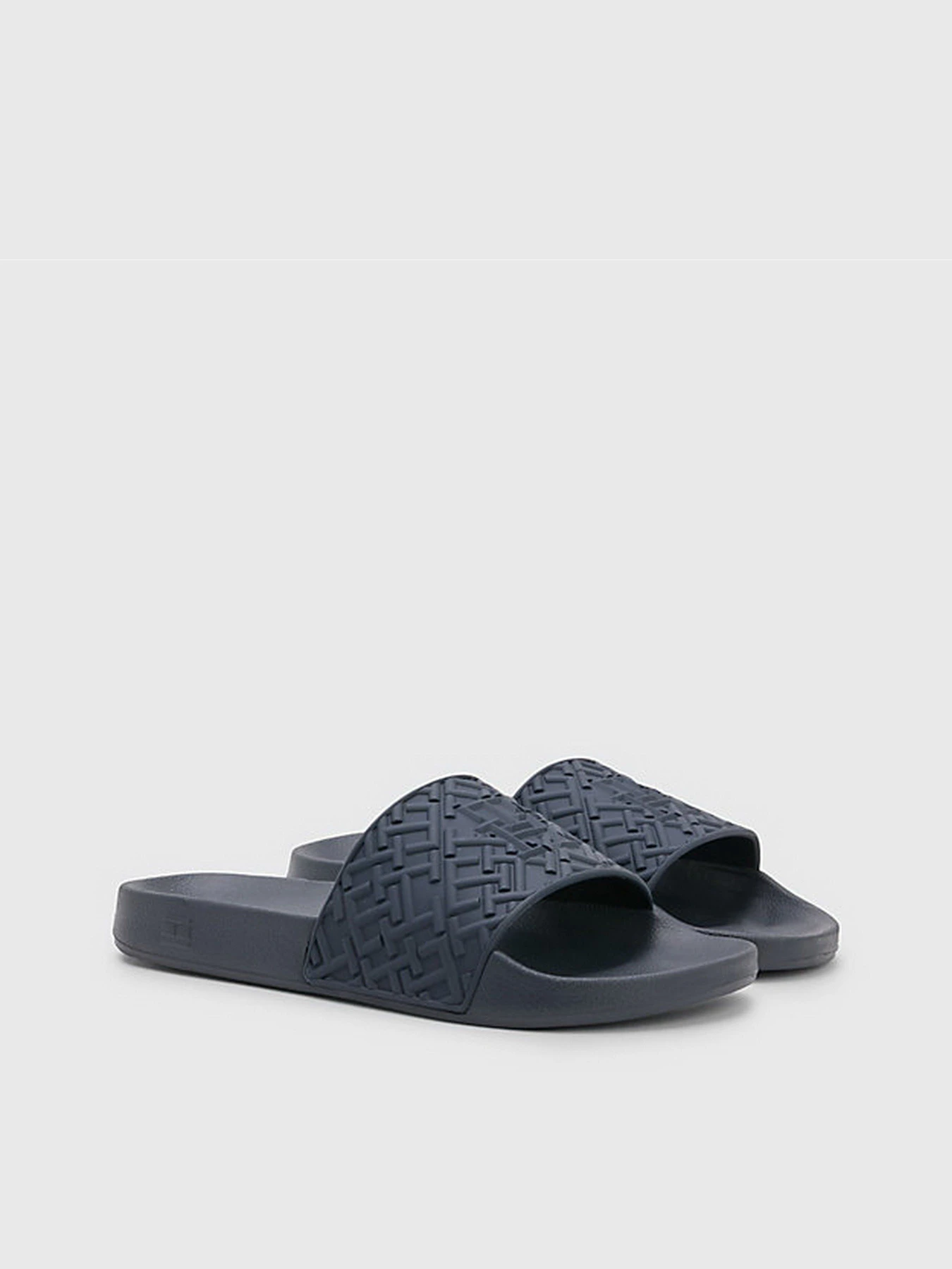 Шлёпанцы Tommy Hilfiger модель FM0FM04464-DW5 Шлёпанцы Tommy Hilfiger модель FM0FM04464-DW5 Фото