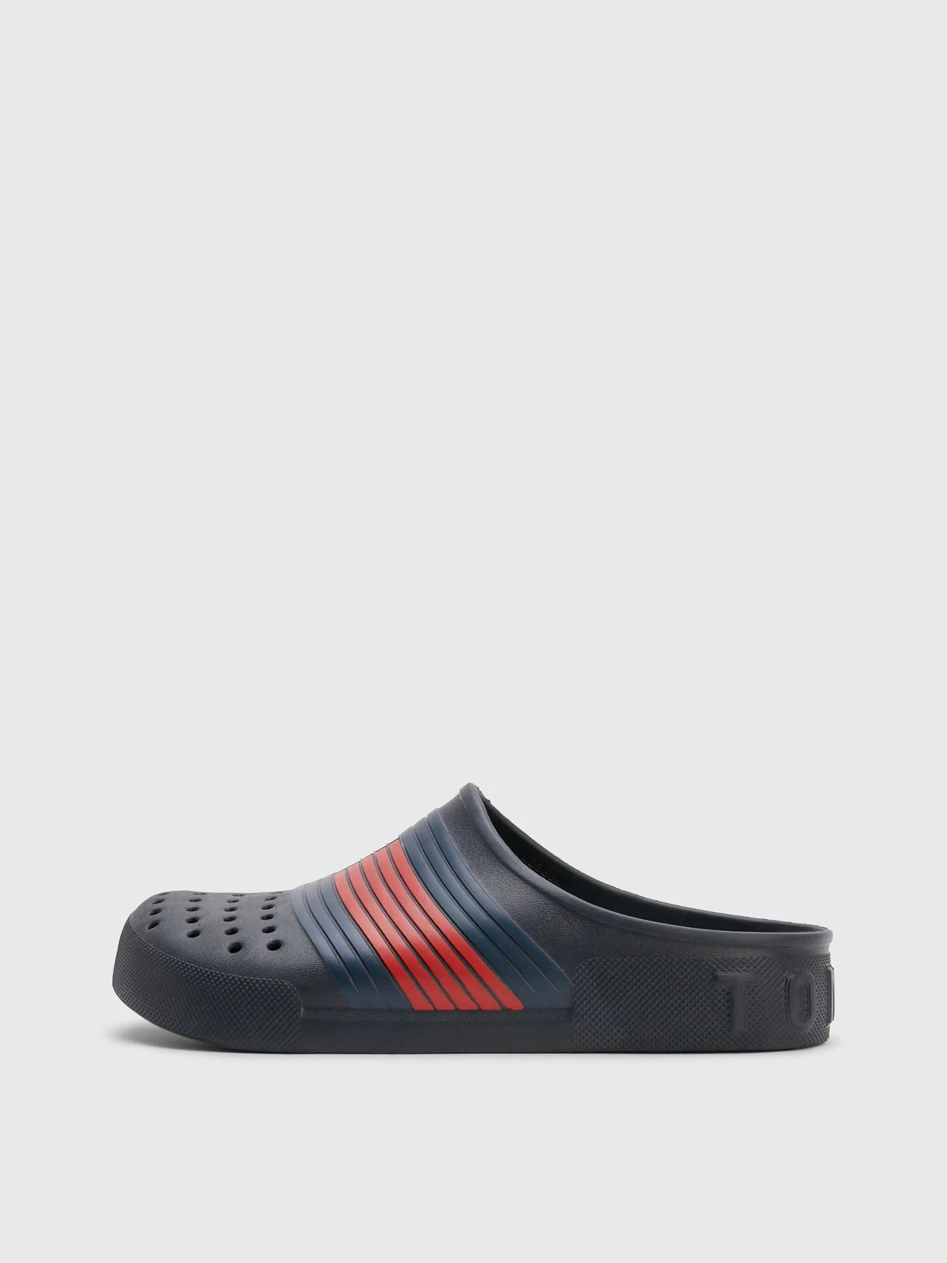 Шлёпанцы Tommy Hilfiger модель FM0FM04467-DW5 Шлёпанцы Tommy Hilfiger модель FM0FM04467-DW5 Фото