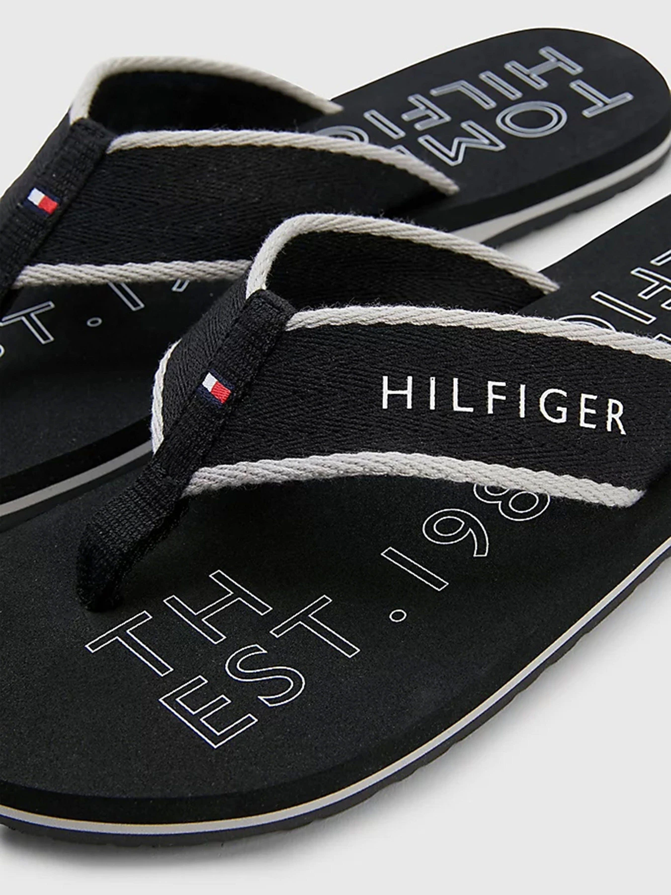 Шлёпанцы Tommy Hilfiger модель FM0FM04469-BDS Фото