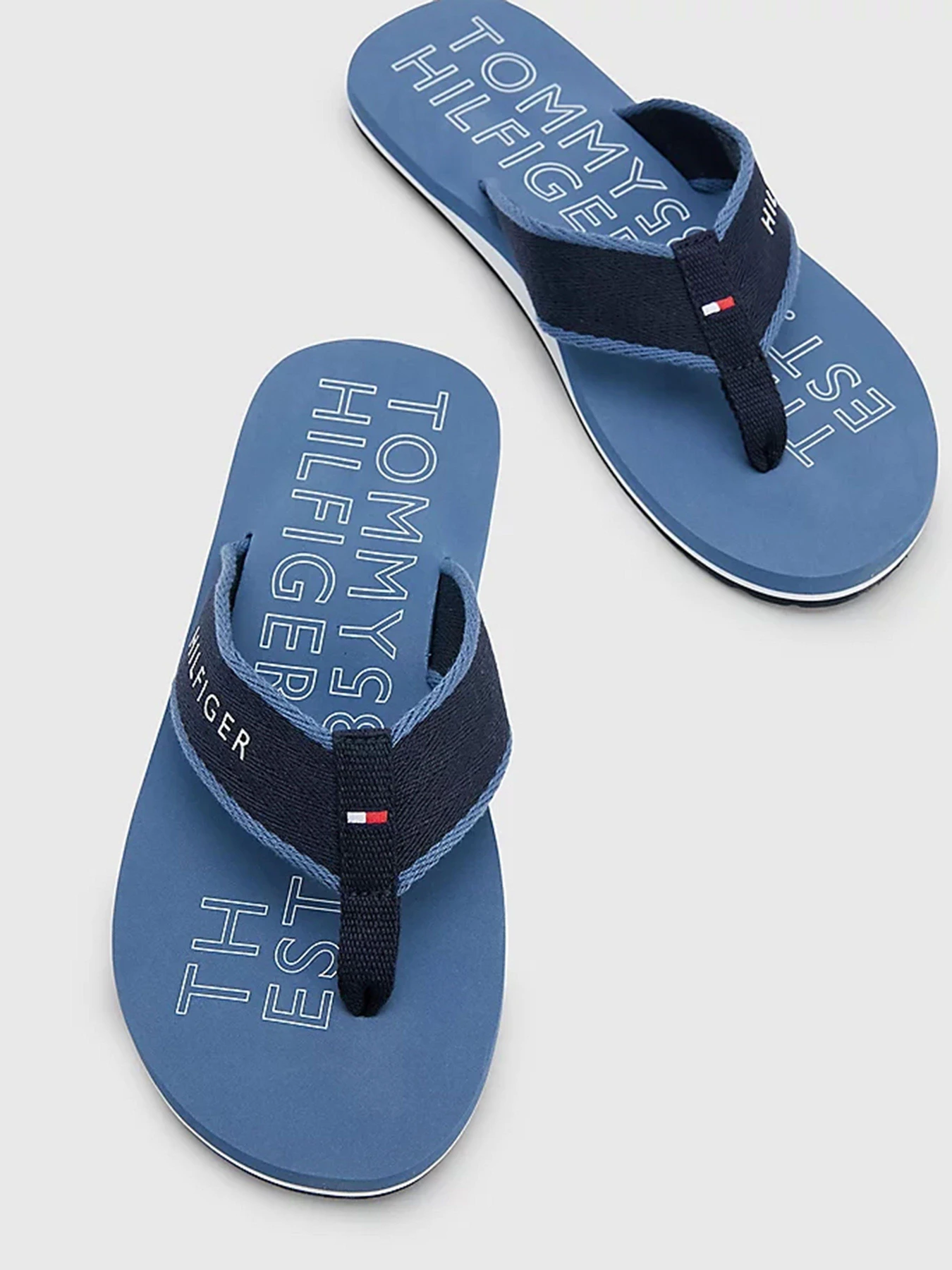 Шлёпанцы Tommy Hilfiger модель FM0FM04469-DBX Шлёпанцы Tommy Hilfiger модель FM0FM04469-DBX Фото