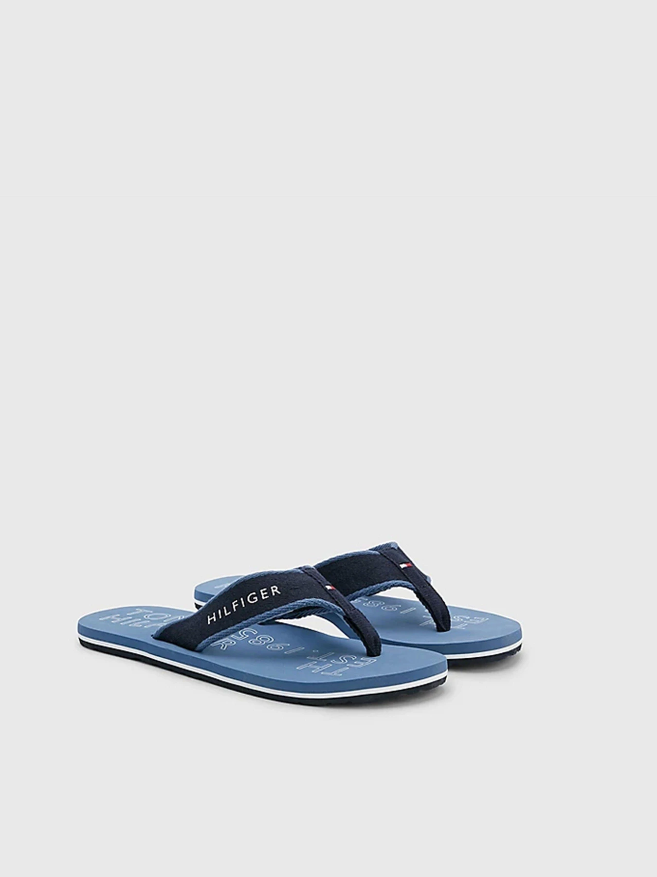 Шлёпанцы Tommy Hilfiger модель FM0FM04469-DBX Шлёпанцы Tommy Hilfiger модель FM0FM04469-DBX Фото
