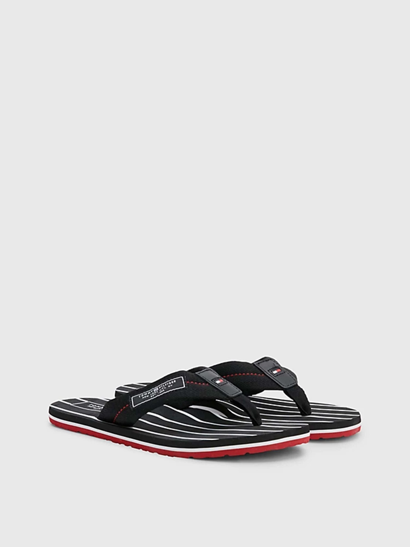 Шлёпанцы Tommy Hilfiger модель FM0FM04470-BDS Шлёпанцы Tommy Hilfiger модель FM0FM04470-BDS Фото