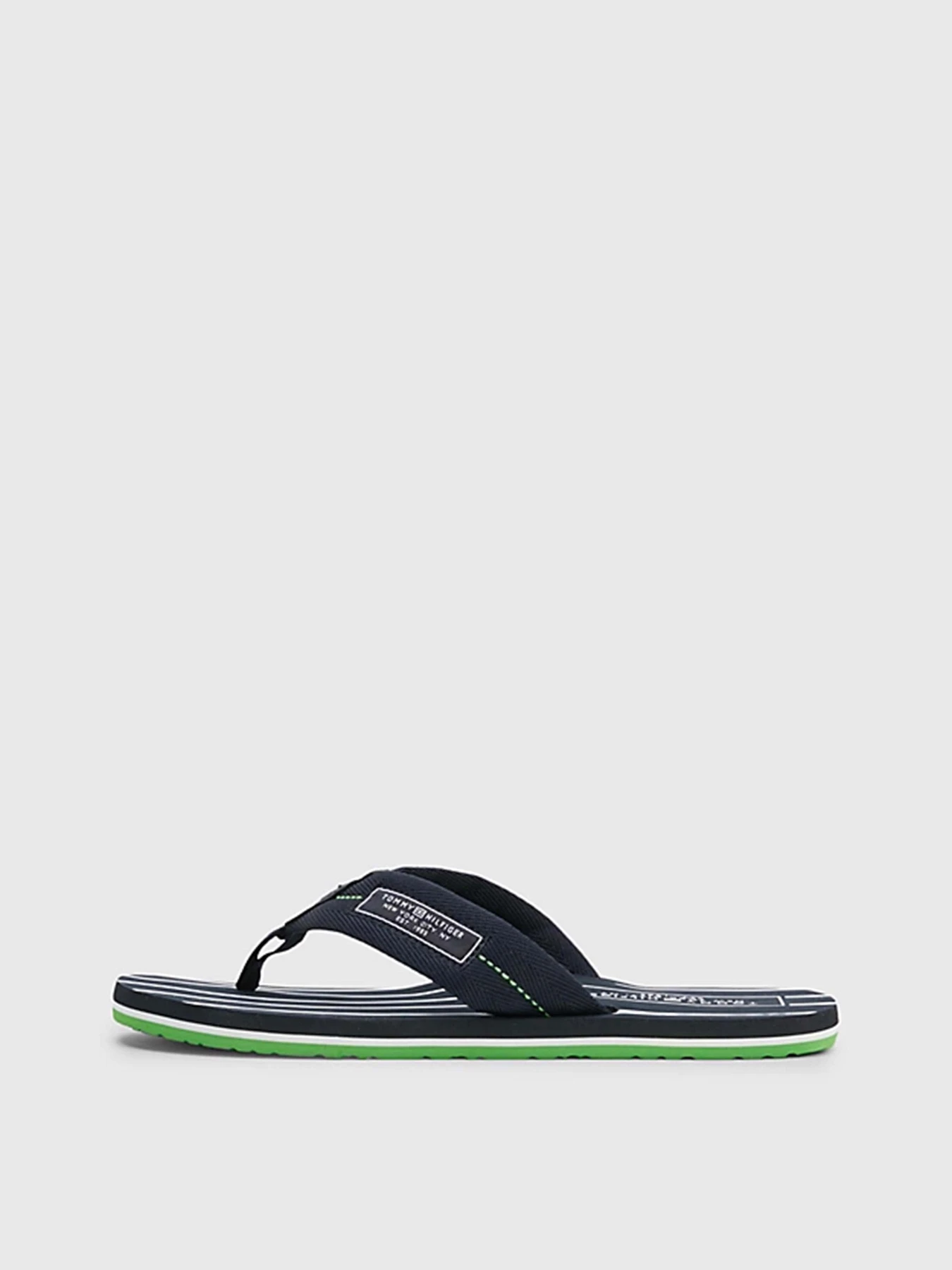 Шлёпанцы Tommy Hilfiger модель FM0FM04470-DW5 Шлёпанцы Tommy Hilfiger модель FM0FM04470-DW5 Фото