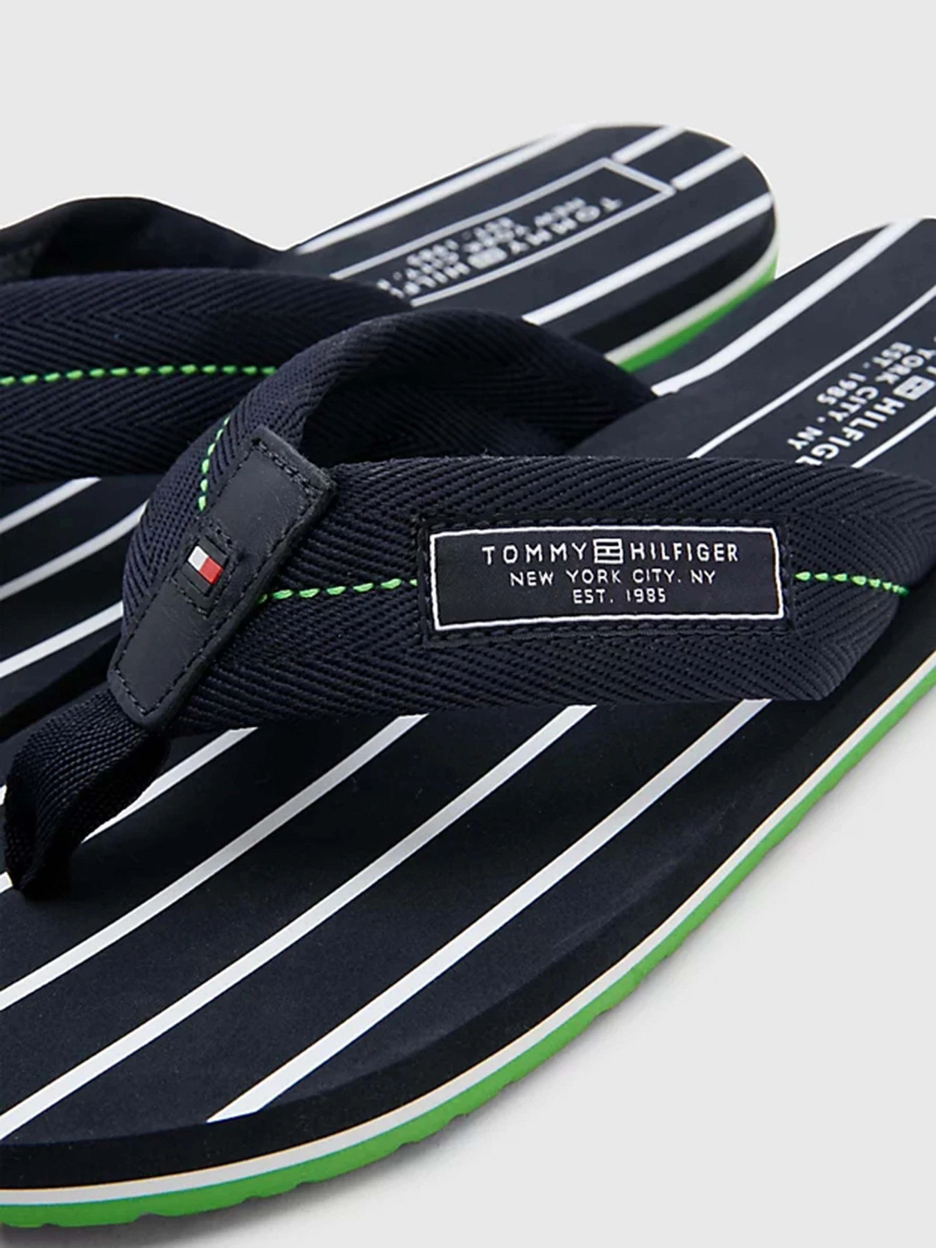 Шлёпанцы Tommy Hilfiger модель FM0FM04470-DW5 Шлёпанцы Tommy Hilfiger модель FM0FM04470-DW5 Фото