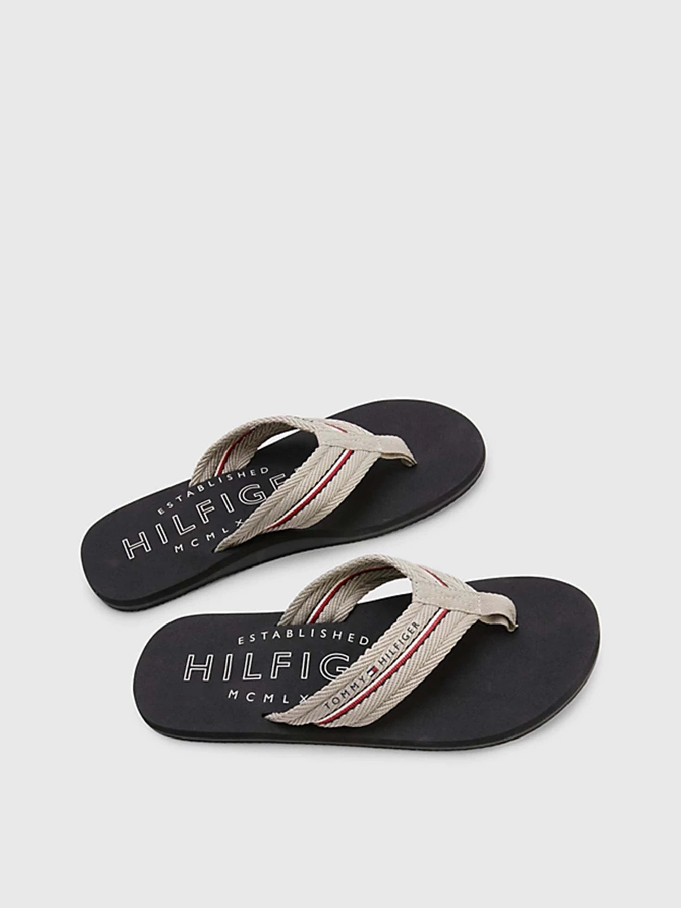 Шлёпанцы Tommy Hilfiger модель FM0FM04471-AEP Шлёпанцы Tommy Hilfiger модель FM0FM04471-AEP Фото