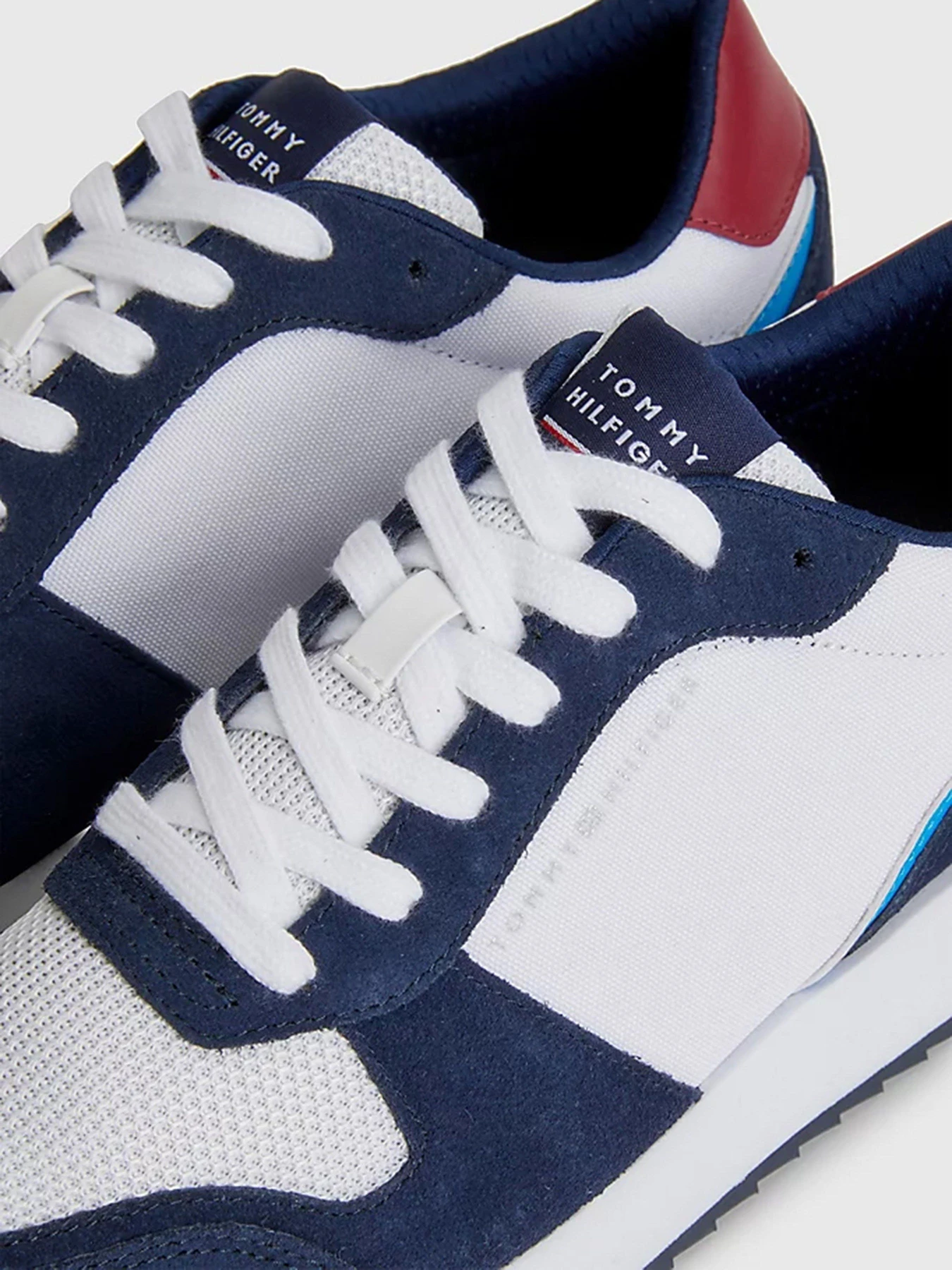 Кроссовки Tommy Hilfiger модель FM0FM04478-0GY Кроссовки Tommy Hilfiger модель FM0FM04478-0GY Фото
