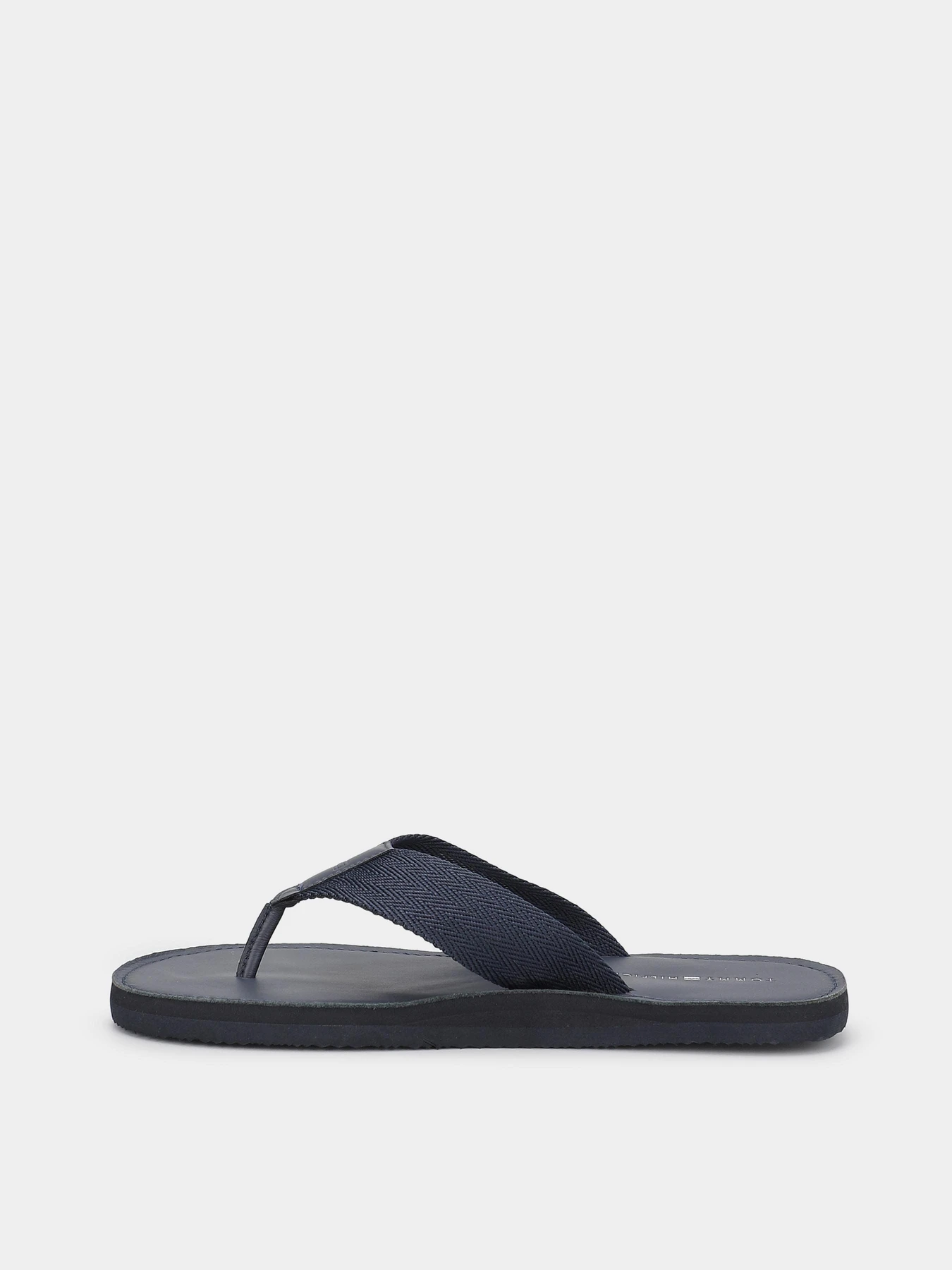 Шлёпанцы Tommy Hilfiger модель FM0FM04548-DW5 Шлёпанцы Tommy Hilfiger модель FM0FM04548-DW5 Фото