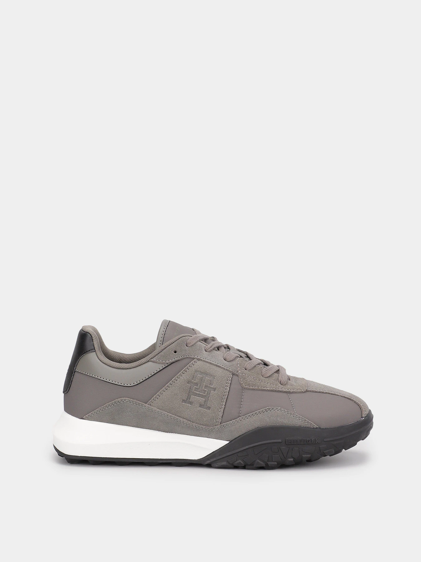 Кросівки Tommy Hilfiger RETRO MODERN REPREVE® модель FM0FM04703-PRB Кросівки Tommy Hilfiger RETRO MODERN REPREVE® модель FM0FM04703-PRB Фото
