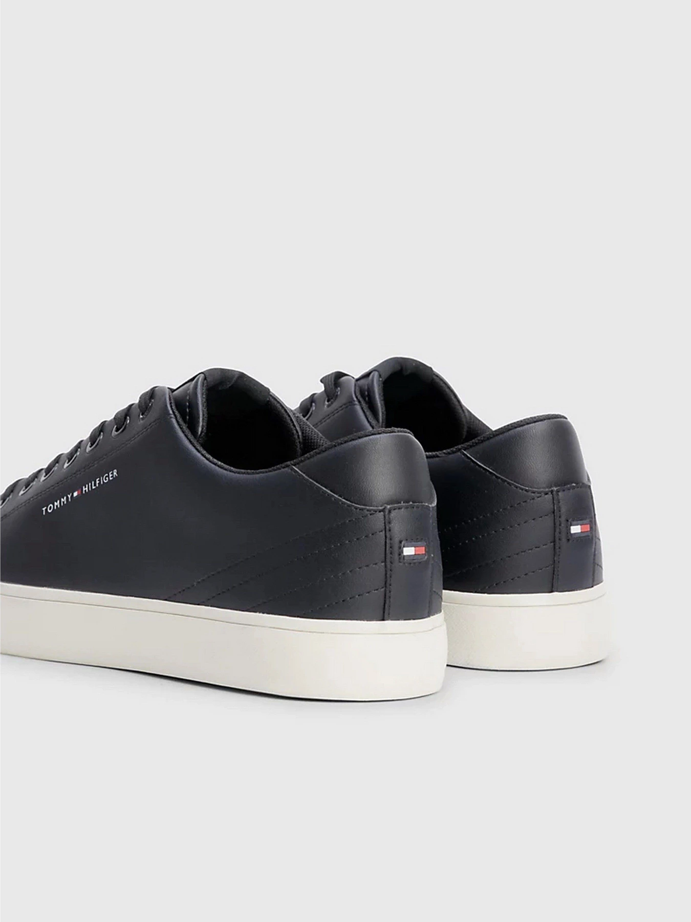 Кеды Tommy Hilfiger LOGO LACE-UP модель FM0FM04687-BDS Фото
