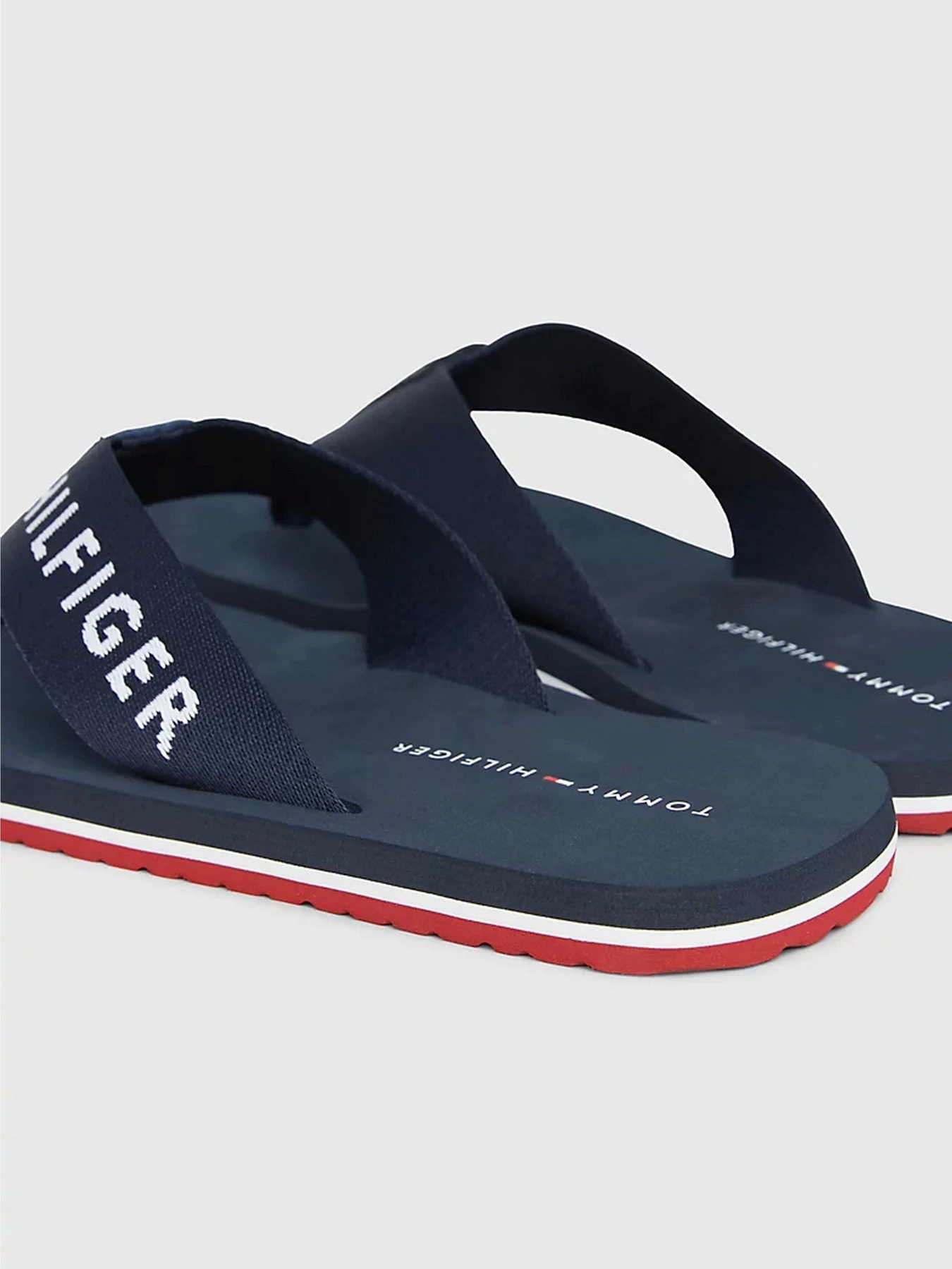 Шлёпанцы Tommy Hilfiger LOGO STRAP FLIP-FLOPS модель FM0FM04618-DW5 Шлёпанцы Tommy Hilfiger LOGO STRAP FLIP-FLOPS модель FM0FM04618-DW5 Фото