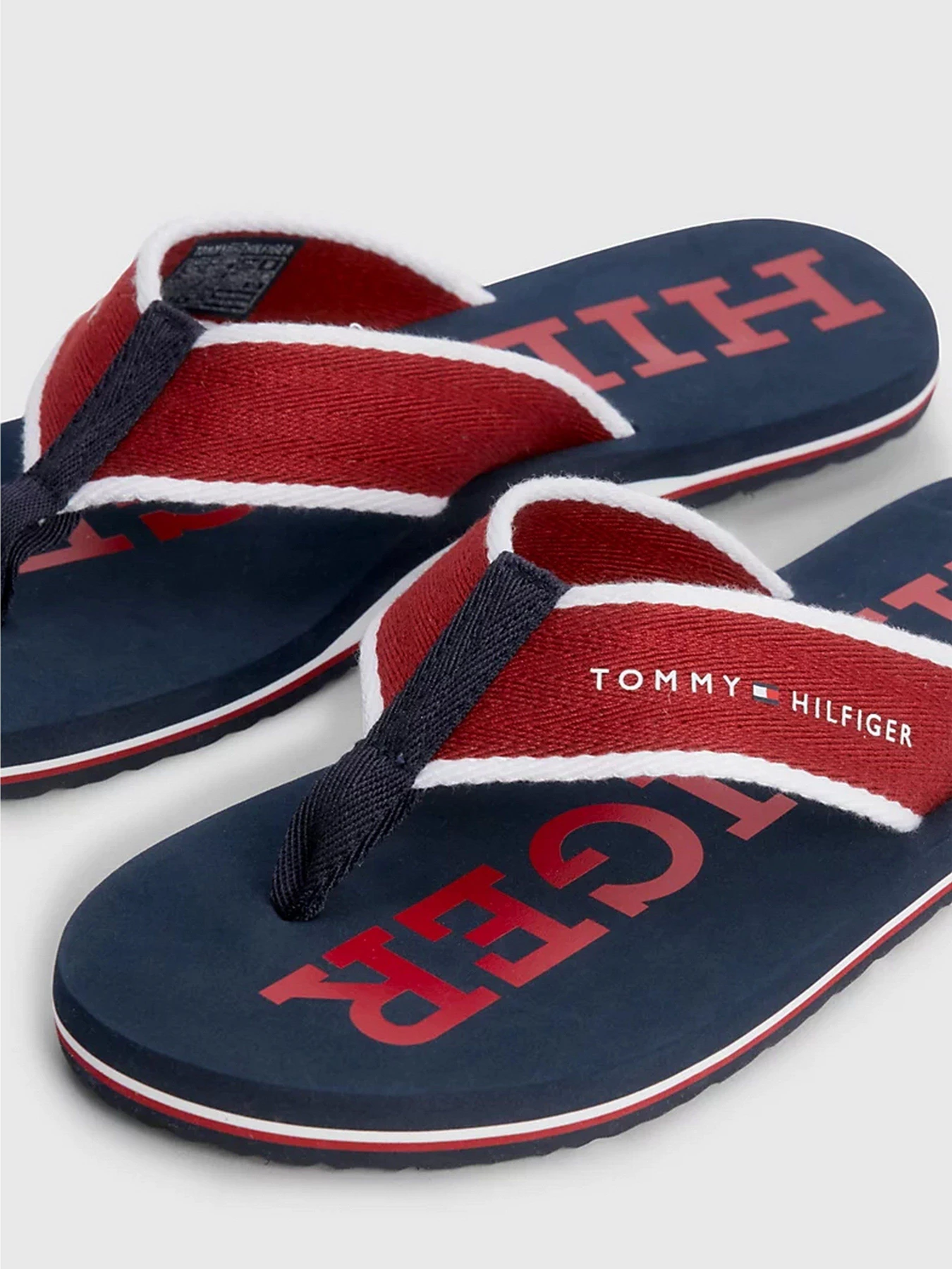 Шлёпанцы Tommy Hilfiger CLASSICS WEBBING LOGO FLIP-FLOPS модель FM0FM04617-0GY Шлёпанцы Tommy Hilfiger CLASSICS WEBBING LOGO FLIP-FLOPS модель FM0FM04617-0GY Фото