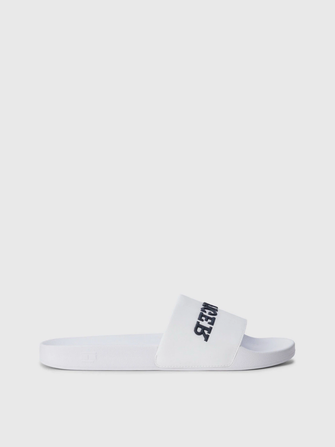 Шльопанці Tommy Hilfiger 3D TONAL LOGO модель FM0FM04612-YBS Шльопанці Tommy Hilfiger 3D TONAL LOGO модель FM0FM04612-YBS Фото