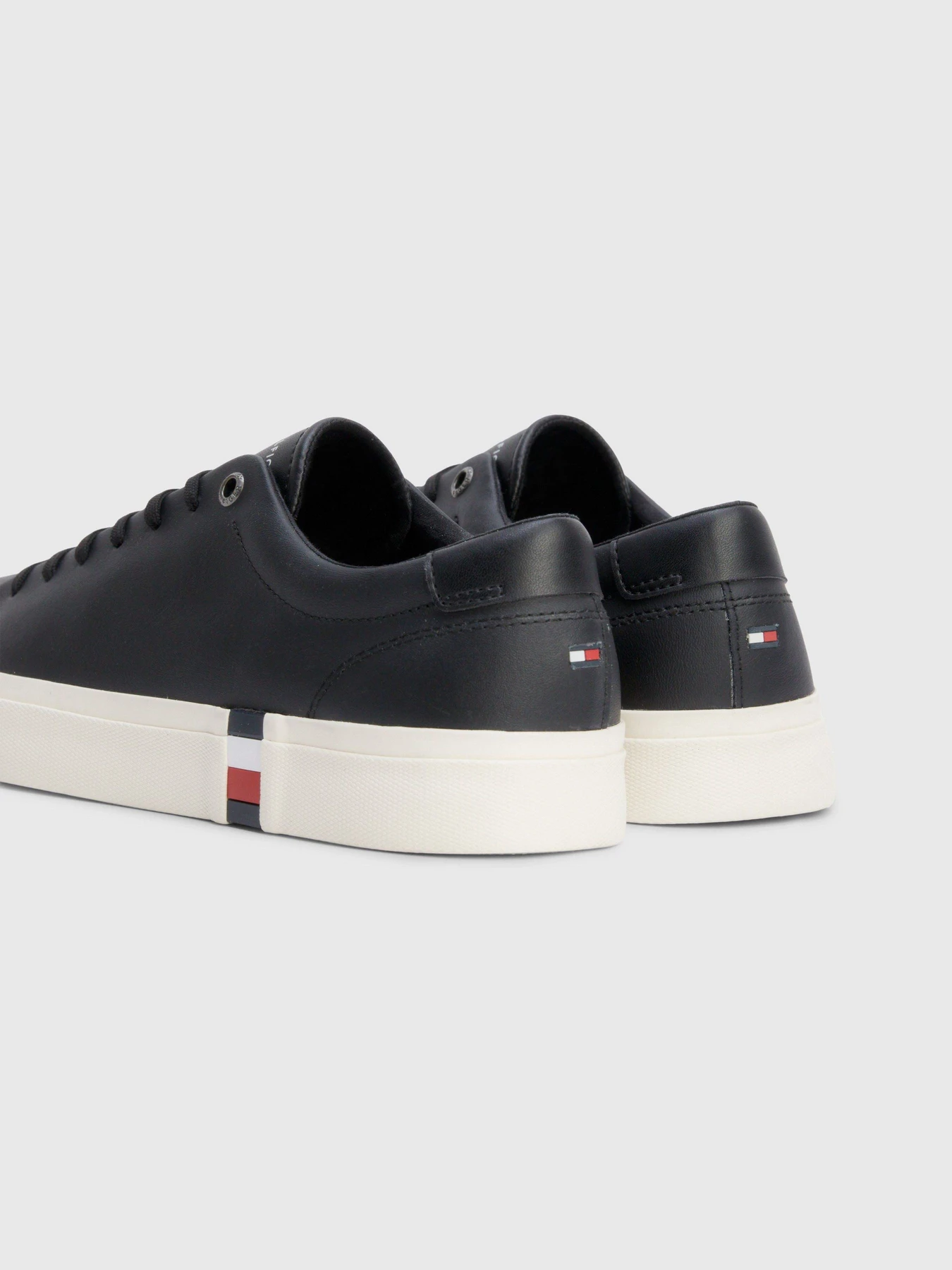 Кеды Tommy Hilfiger SIGNATURE модель FM0FM04589-BDS Кеды Tommy Hilfiger SIGNATURE модель FM0FM04589-BDS Фото
