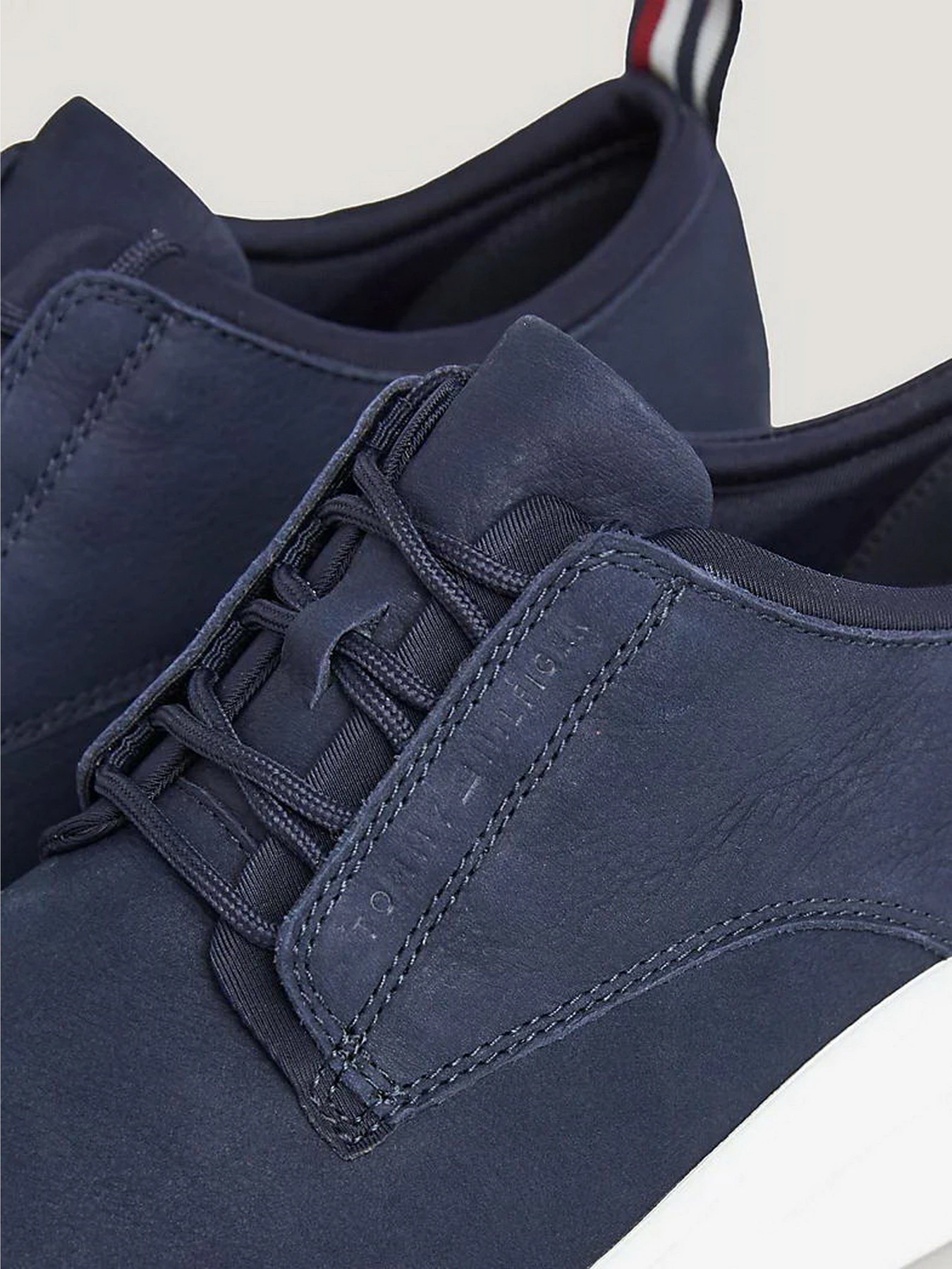 Кроссовки Tommy Hilfiger Nubuck Leather Hybrid Chunky Trainer Shoes модель FM0FM04671-DW5 Кроссовки Tommy Hilfiger Nubuck Leather Hybrid Chunky Trainer Shoes модель FM0FM04671-DW5 Фото