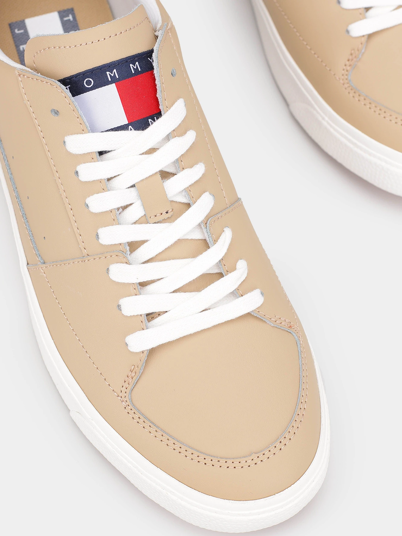 Кеды Tommy Hilfiger CONTRAST HEEL LACE UP модель EM0EM01341-AB0 Кеды Tommy Hilfiger CONTRAST HEEL LACE UP модель EM0EM01341-AB0 Фото
