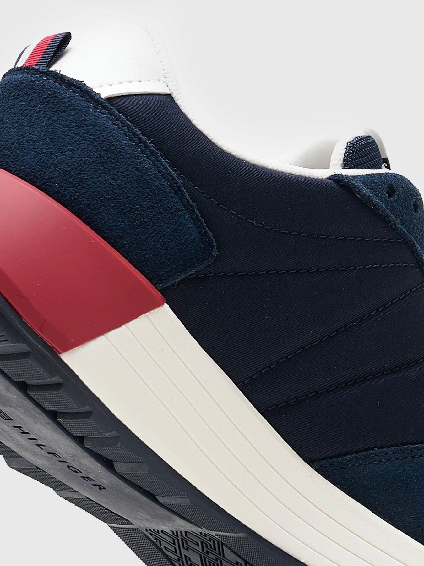 Кроссовки Tommy Hilfiger Classics Elevated Runner Trainers модель FM0FM04636-DW5 Кроссовки Tommy Hilfiger Classics Elevated Runner Trainers модель FM0FM04636-DW5 Фото