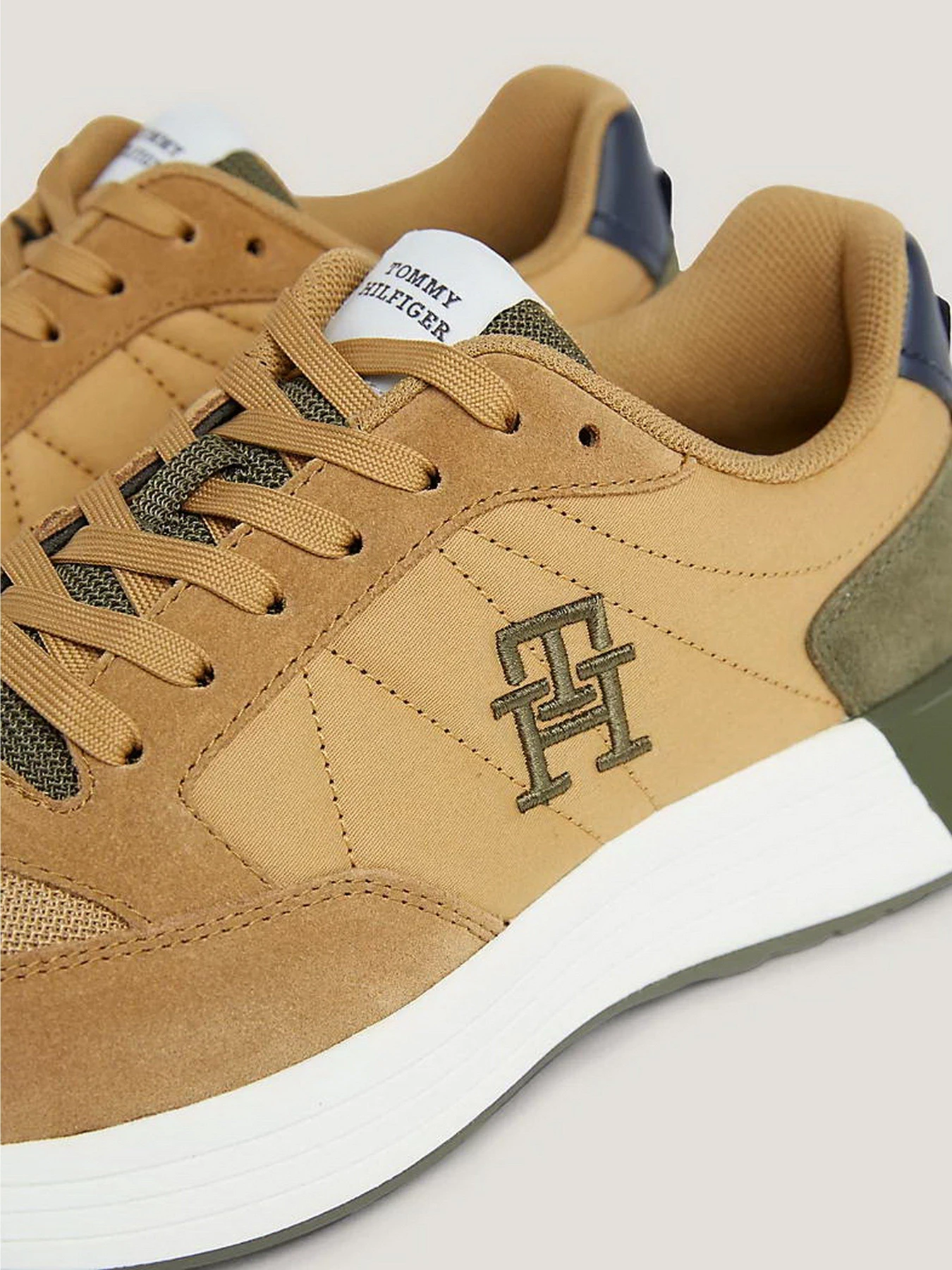 Кроссовки Tommy Hilfiger Classics Elevated Runner Trainers модель FM0FM04636-RBN Кроссовки Tommy Hilfiger Classics Elevated Runner Trainers модель FM0FM04636-RBN Фото