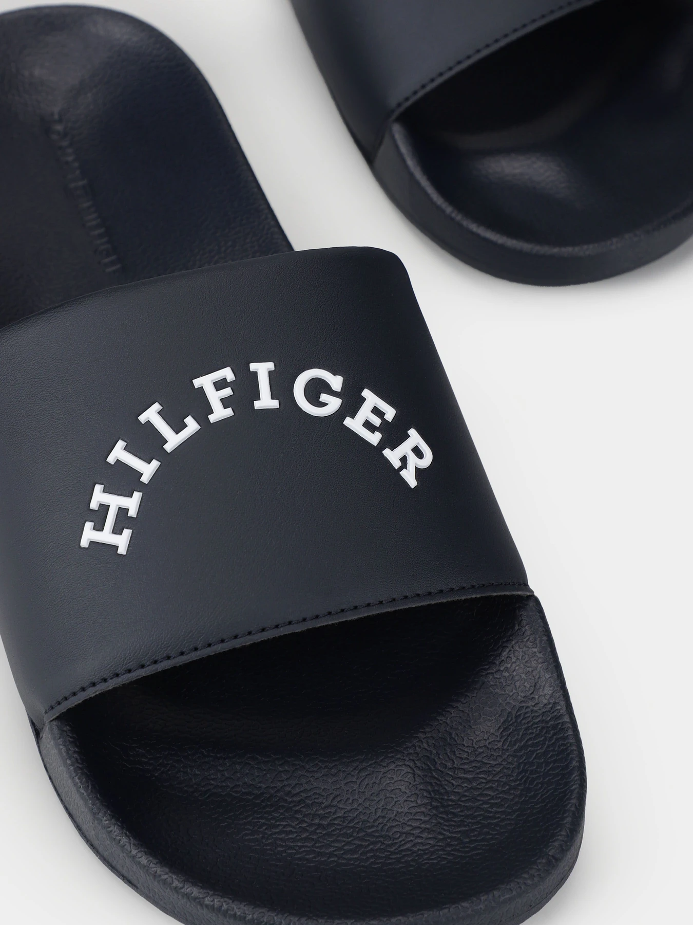 Шльопанці Tommy Hilfiger модель FM0FM04912-DW5 Шльопанці Tommy Hilfiger модель FM0FM04912-DW5 Фото
