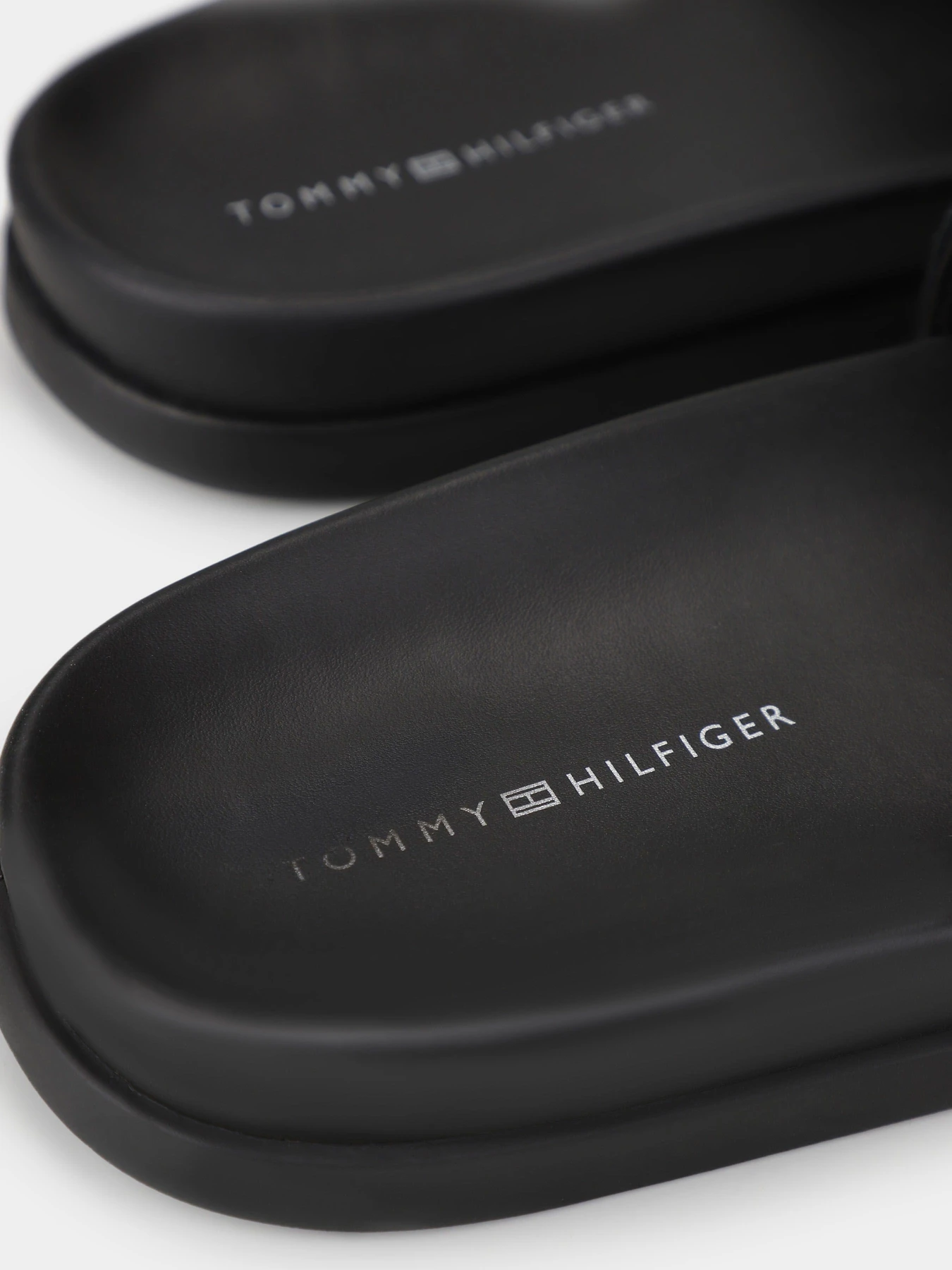 Шльопанці Tommy Hilfiger модель FM0FM05031-BDS Фото