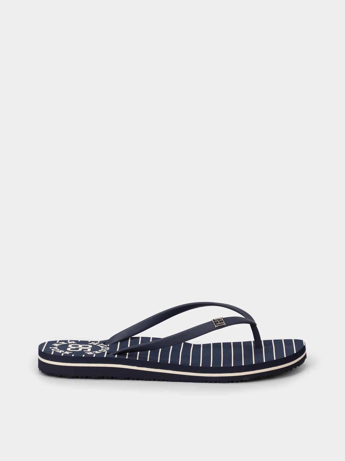 Шлёпанцы Tommy Hilfiger модель FW0FW07823-DW6 Шлёпанцы Tommy Hilfiger модель FW0FW07823-DW6 Фото