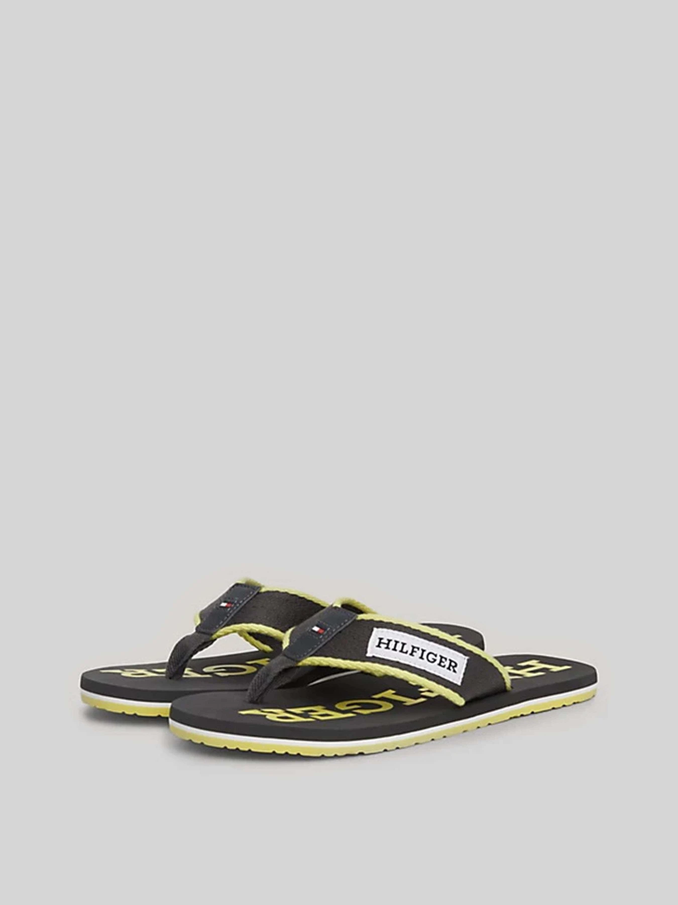 Шлёпанцы Tommy Hilfiger модель FM0FM05024-PTY Шлёпанцы Tommy Hilfiger модель FM0FM05024-PTY Фото