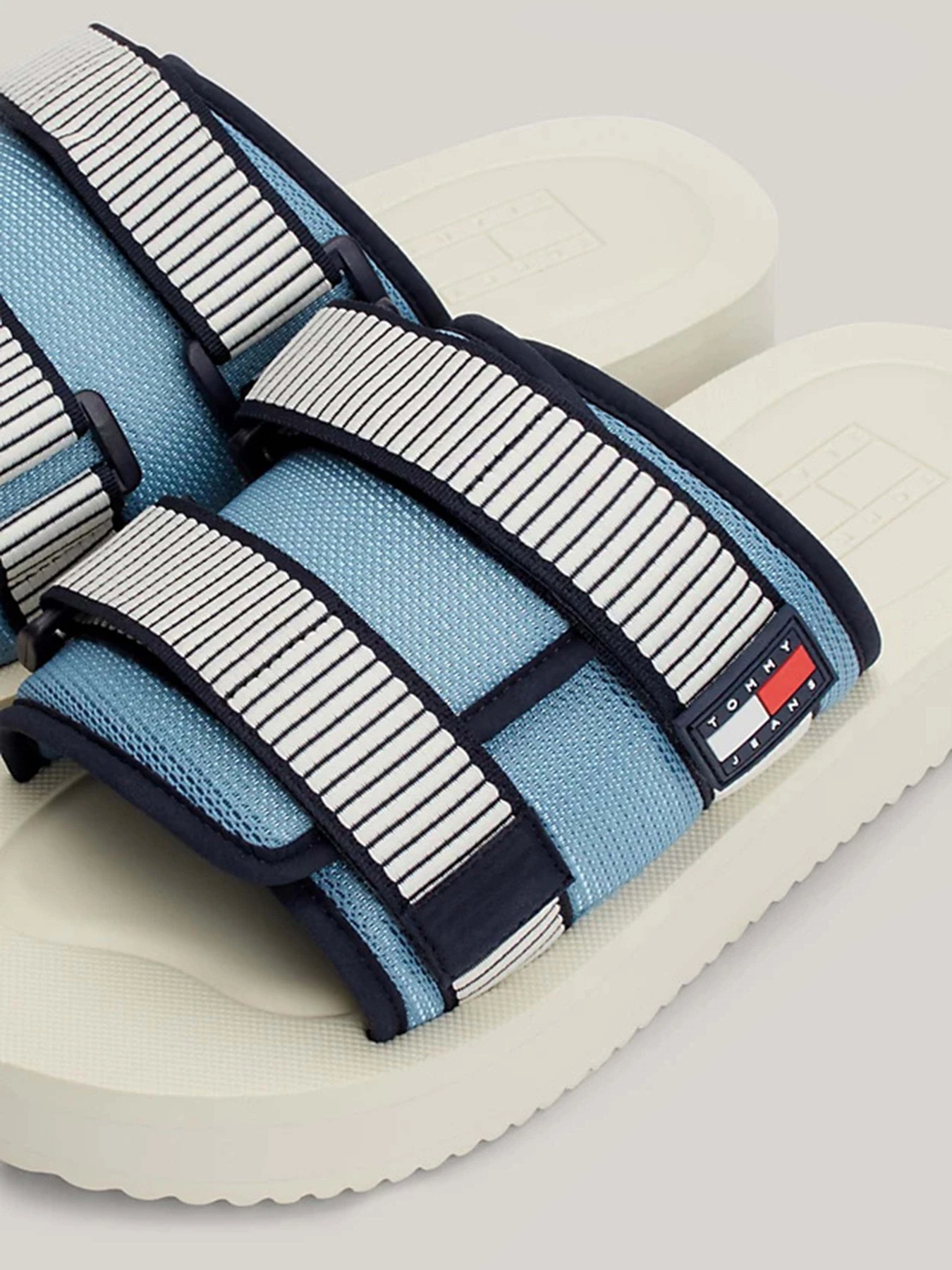 Шльопанці Tommy Hilfiger модель EM0EM01389-CZC Шльопанці Tommy Hilfiger модель EM0EM01389-CZC Фото