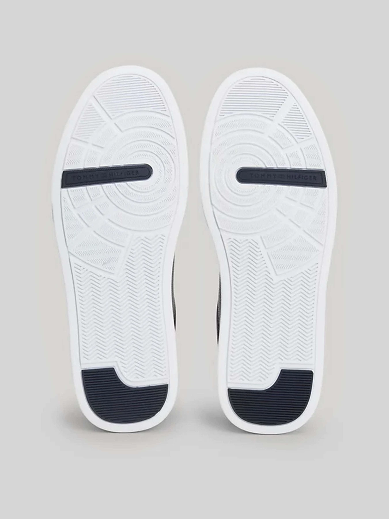 Кросівки Tommy Hilfiger модель FM0FM04972-DW5 Кросівки Tommy Hilfiger модель FM0FM04972-DW5 Фото
