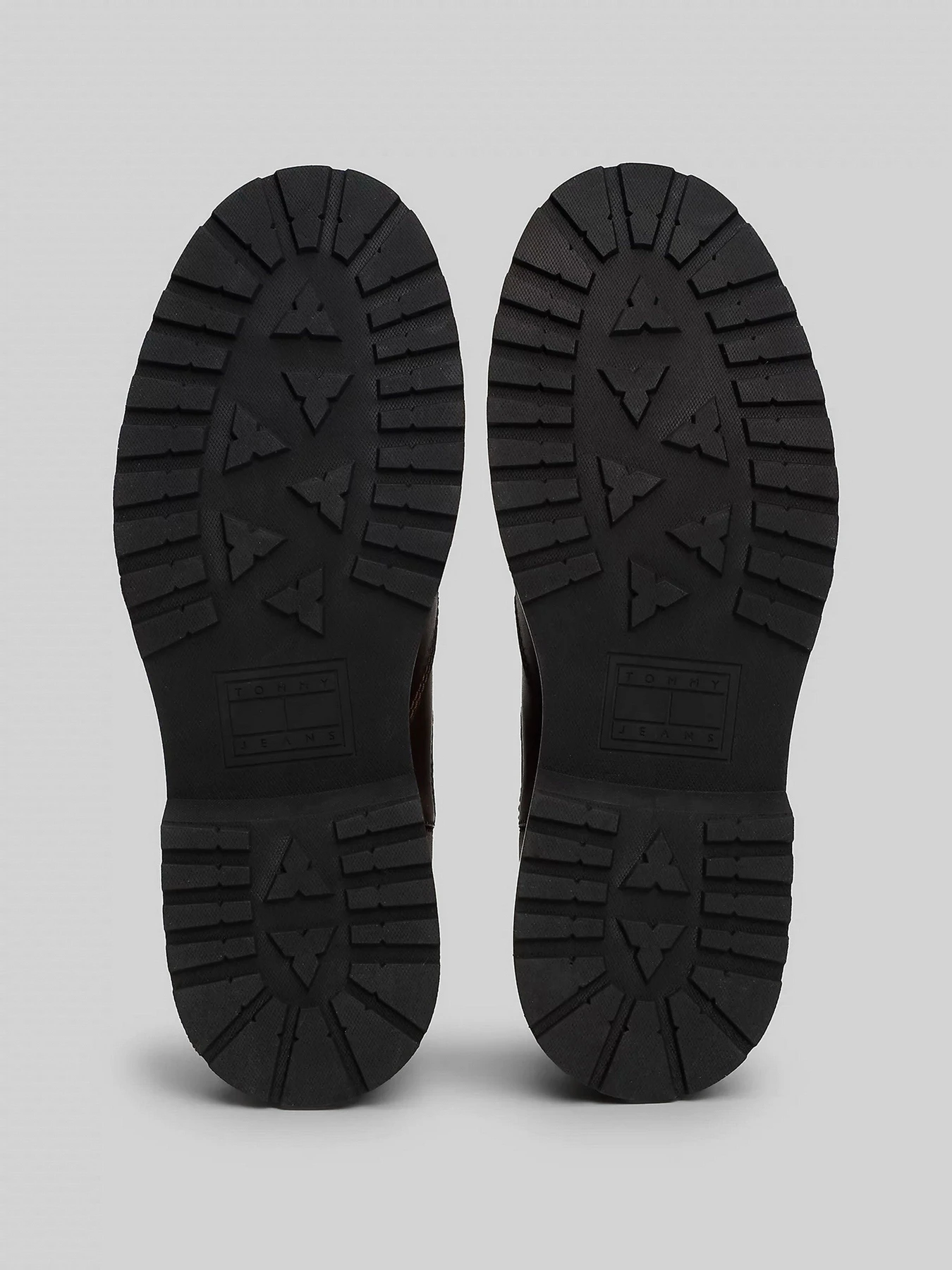 Ботинки и сапоги Tommy Hilfiger модель EM0EM01469-GWN Ботинки и сапоги Tommy Hilfiger модель EM0EM01469-GWN Фото