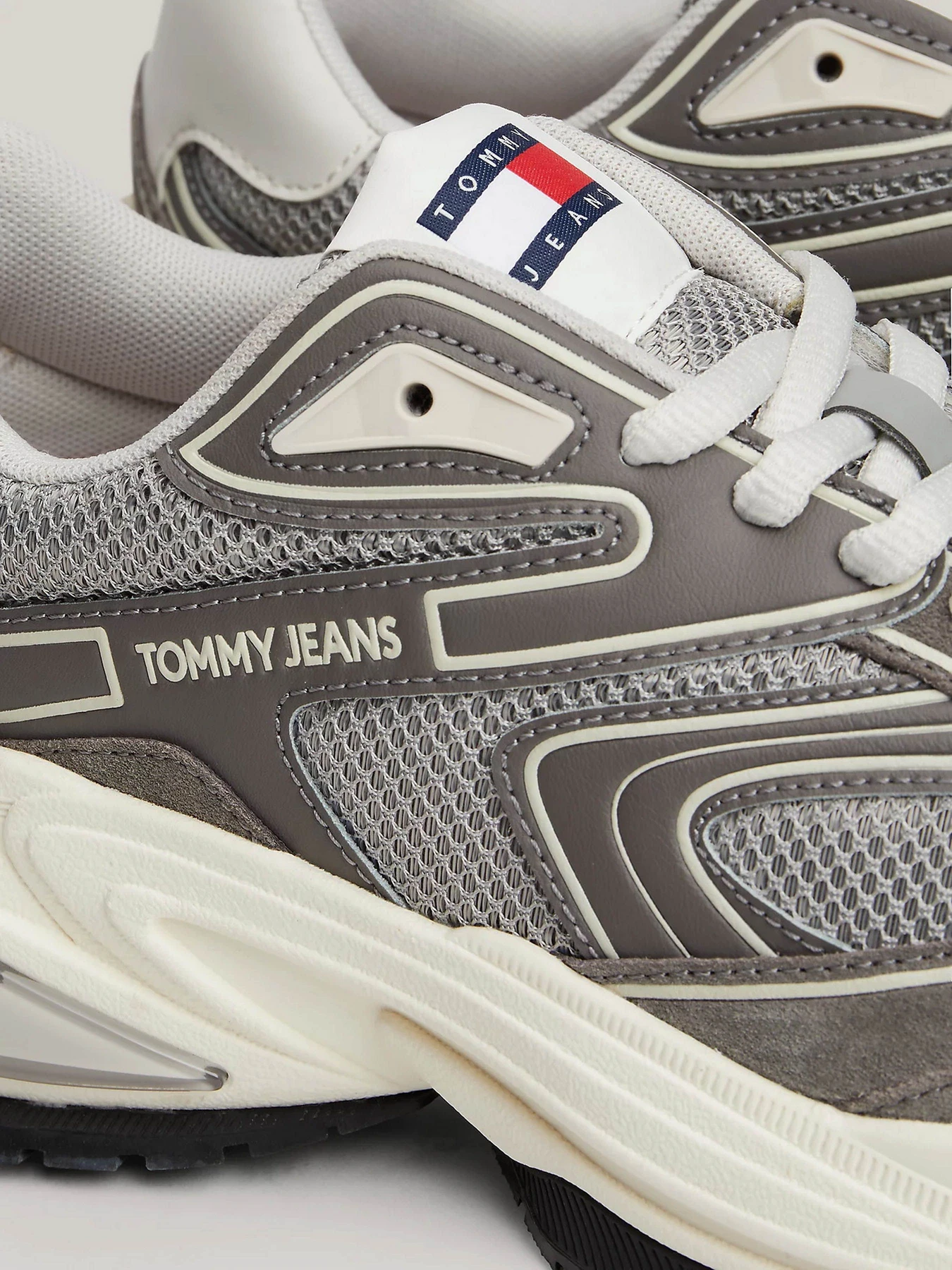 Кроссовки Tommy Hilfiger модель EM0EM01467-PR7 Кроссовки Tommy Hilfiger модель EM0EM01467-PR7 Фото
