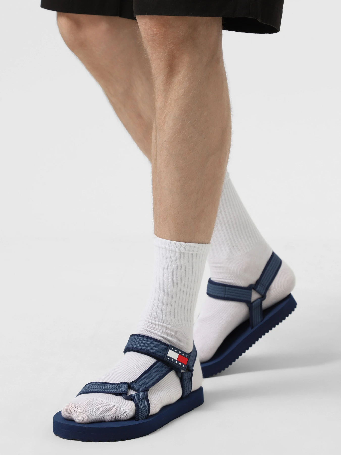 Сандалии Tommy Hilfiger модель EM0EM01563-C67 Сандалии Tommy Hilfiger модель EM0EM01563-C67 Фото