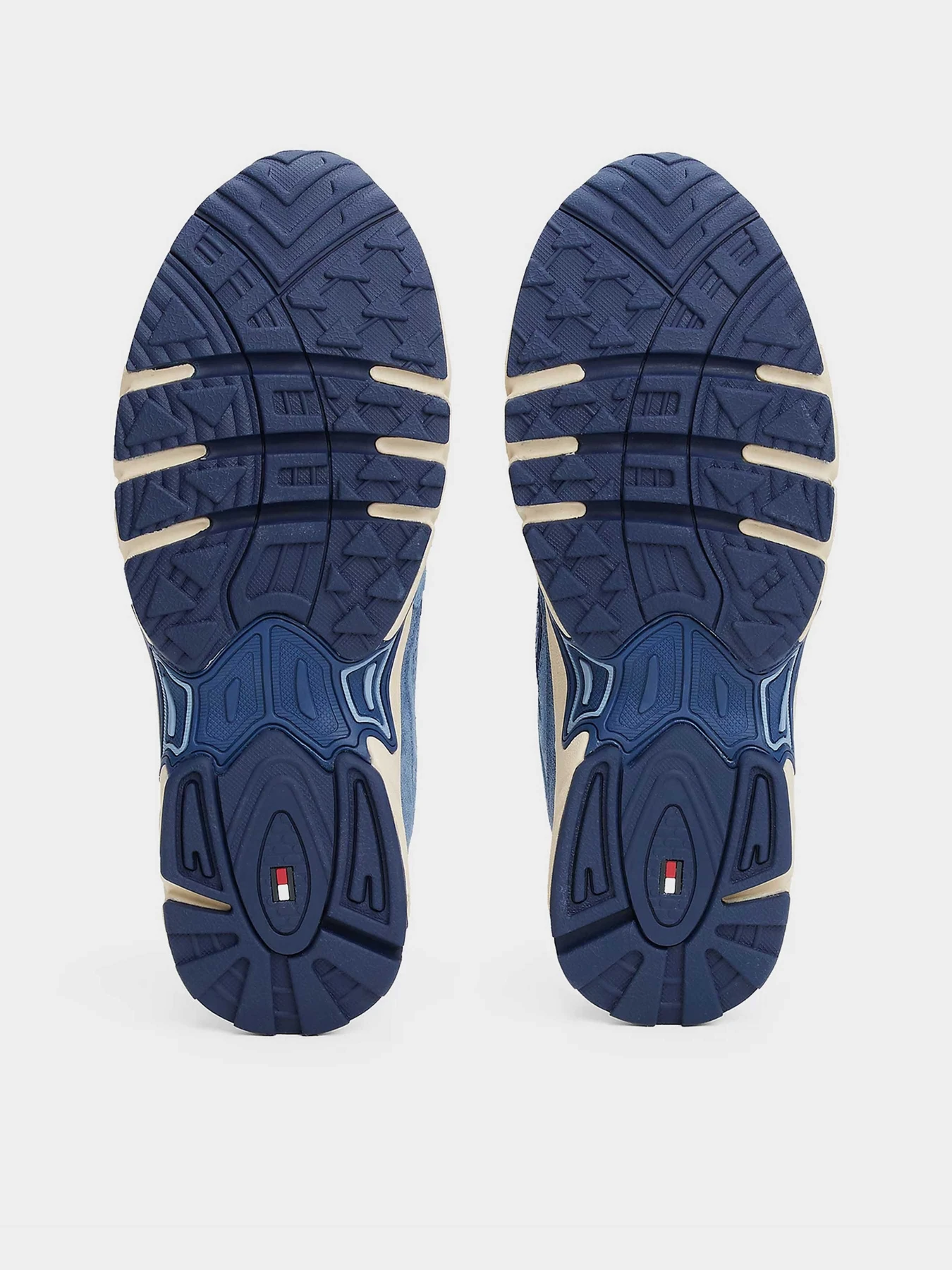 Кроссовки Tommy Hilfiger модель EM0EM01557-DY6 Кроссовки Tommy Hilfiger модель EM0EM01557-DY6 Фото