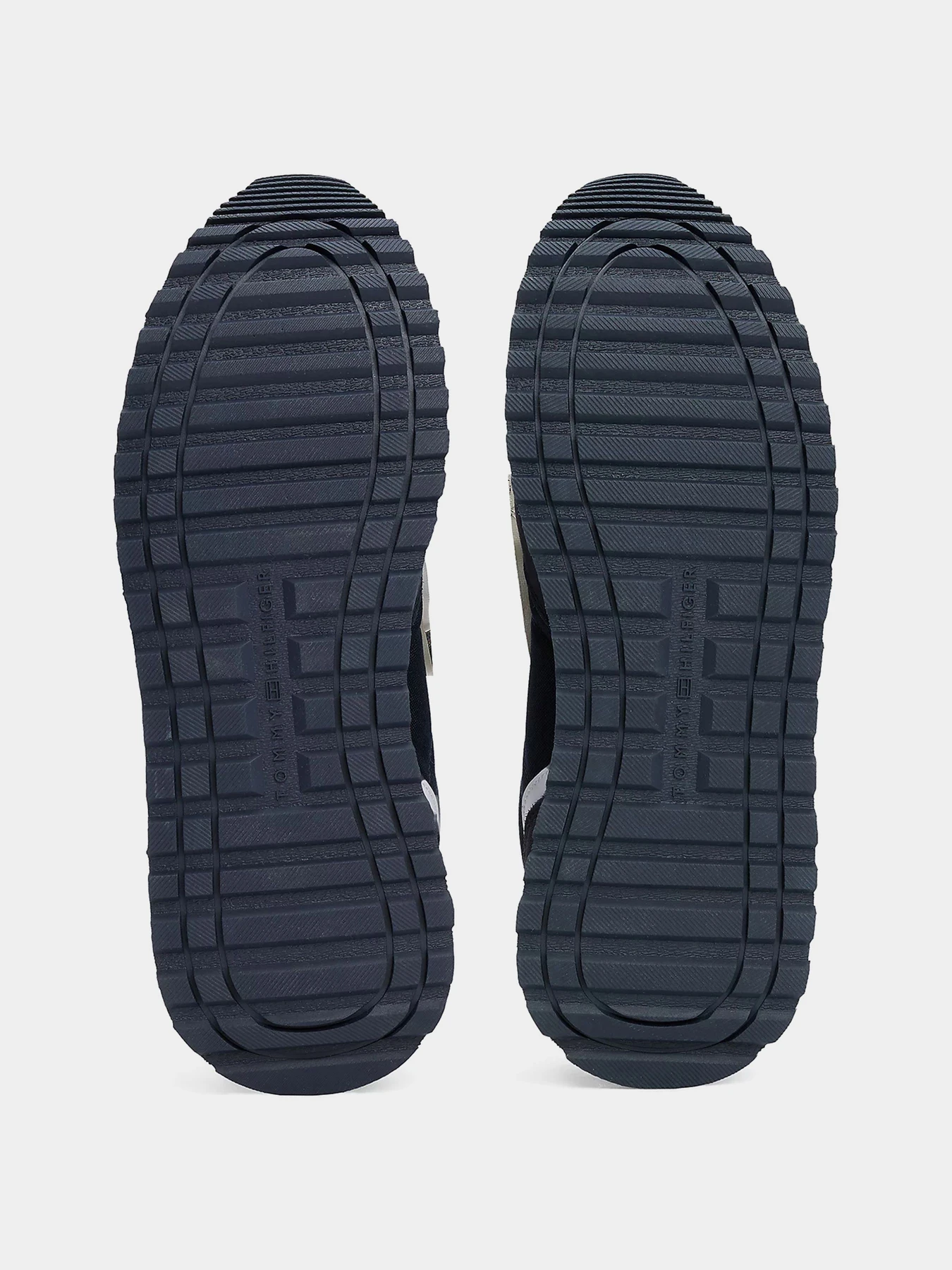 Кроссовки Tommy Hilfiger модель FM0FM05465-DW5 Кроссовки Tommy Hilfiger модель FM0FM05465-DW5 Фото