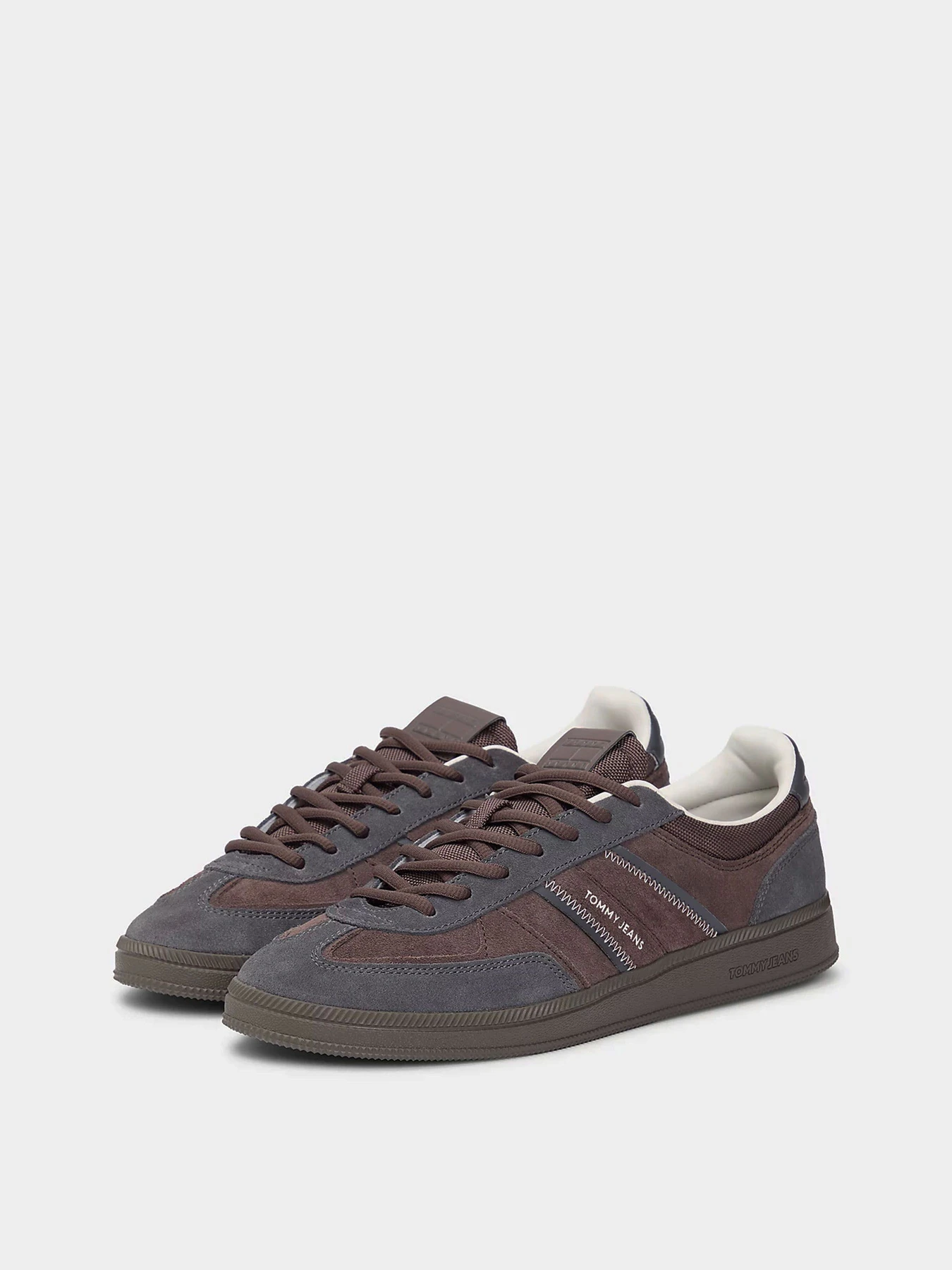 Кеды Tommy Hilfiger THE GREENWICH EDGE SUEDE модель EM0EM01662-PT2 Кеды Tommy Hilfiger THE GREENWICH EDGE SUEDE модель EM0EM01662-PT2 Фото