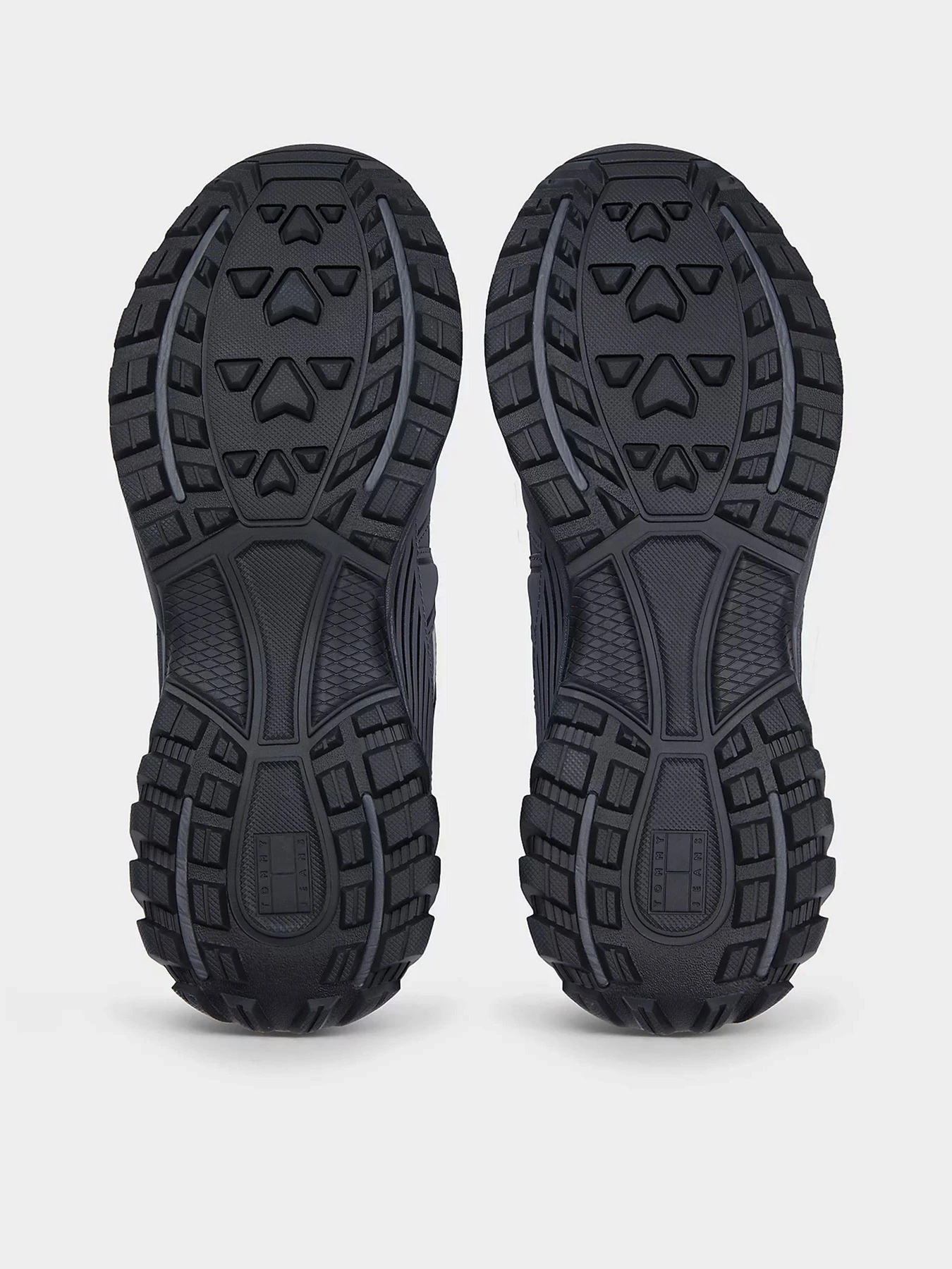 Кросівки Tommy Hilfiger TJM OUTDOOR RUNNER модель EM0EM01667-0GQ Фото