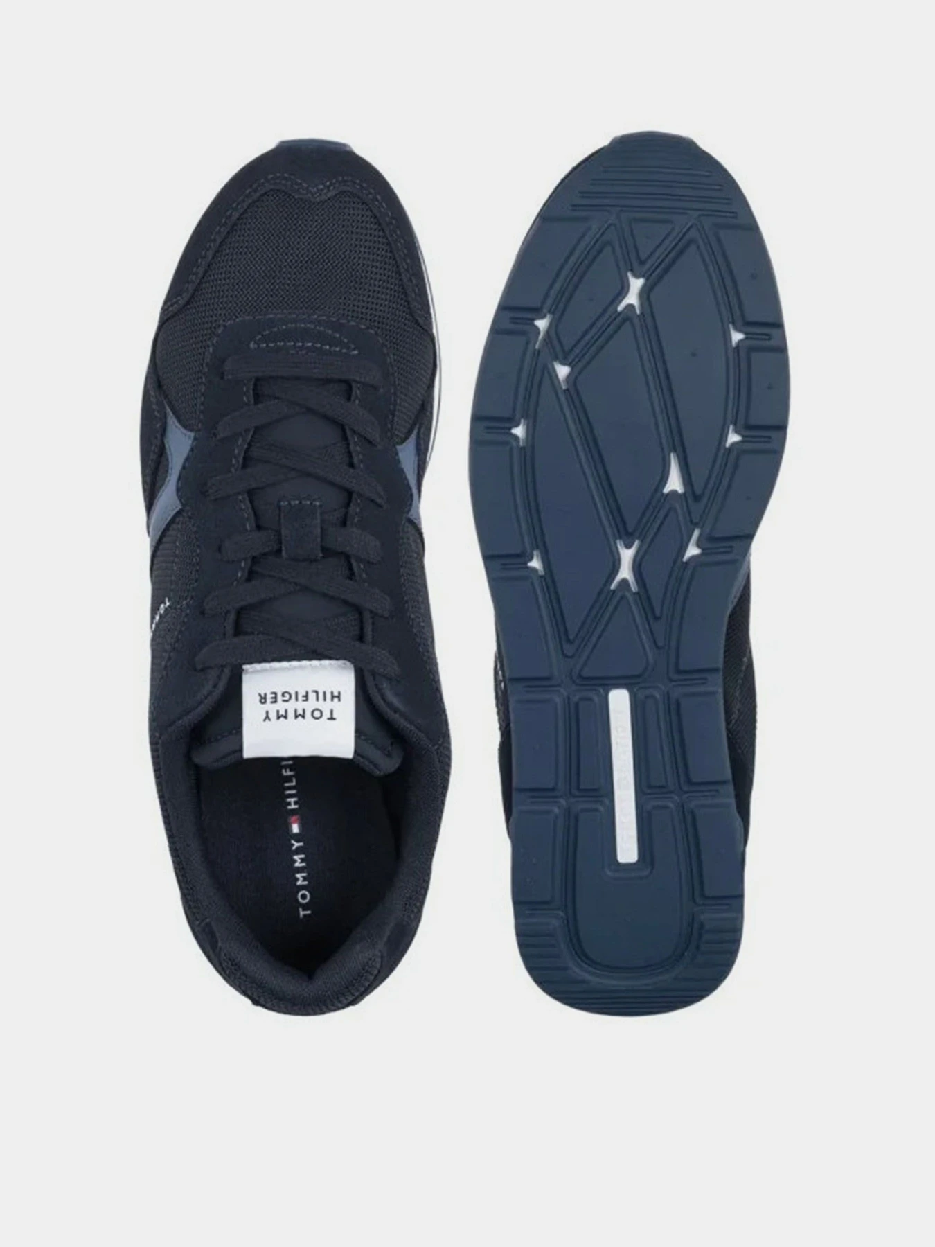 Кроссовки Tommy Hilfiger RUNNER ICON MIX модель FM0FM05679-DW5 Кроссовки Tommy Hilfiger RUNNER ICON MIX модель FM0FM05679-DW5 Фото