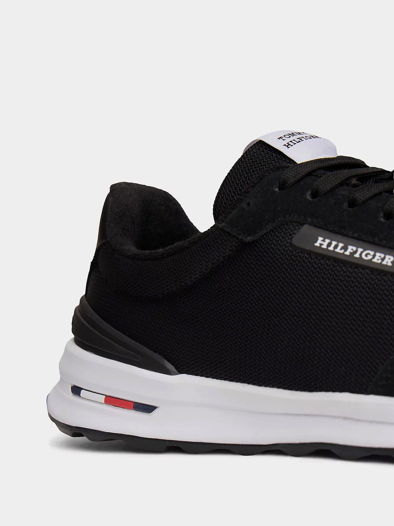 Кроссовки Tommy Hilfiger NU RETRO RUNNER SEASONAL модель FM0FM05722-BDS Кроссовки Tommy Hilfiger NU RETRO RUNNER SEASONAL модель FM0FM05722-BDS Фото
