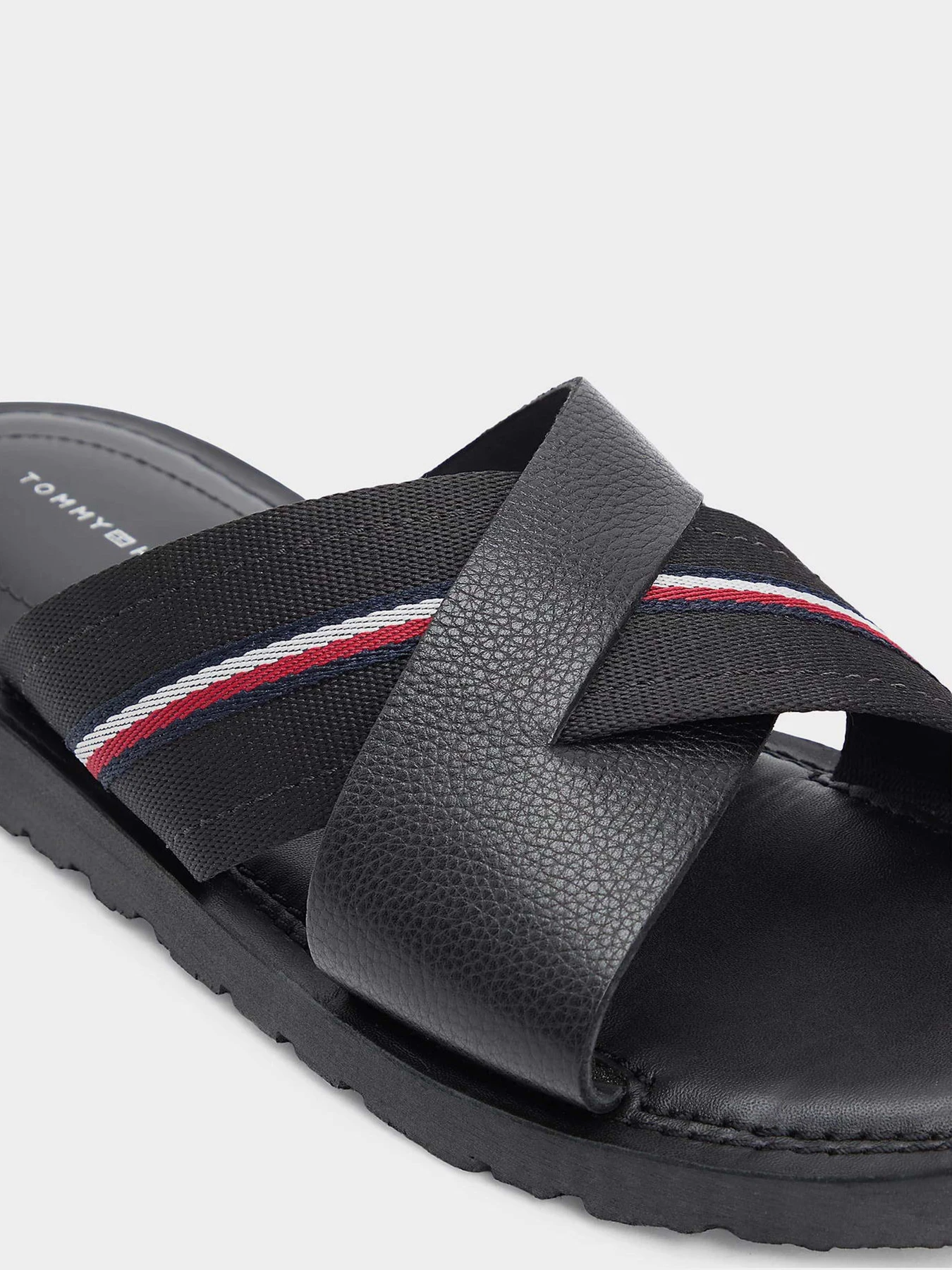 Шлёпанцы Tommy Hilfiger CORE HILFIGER LTH CRISS C SAND модель FM0FM05783-BDS Шлёпанцы Tommy Hilfiger CORE HILFIGER LTH CRISS C SAND модель FM0FM05783-BDS Фото