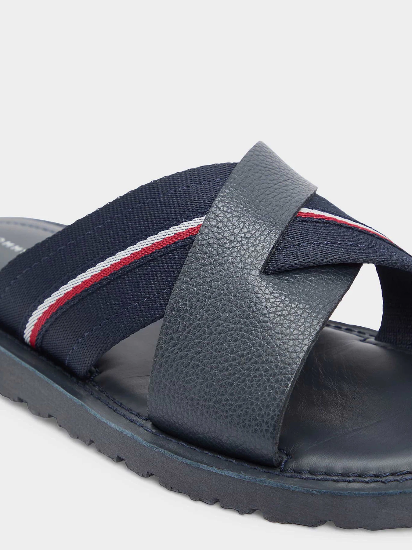 Шлёпанцы Tommy Hilfiger CORE HILFIGER LTH CRISS C SAND модель FM0FM05783-DW5 Фото