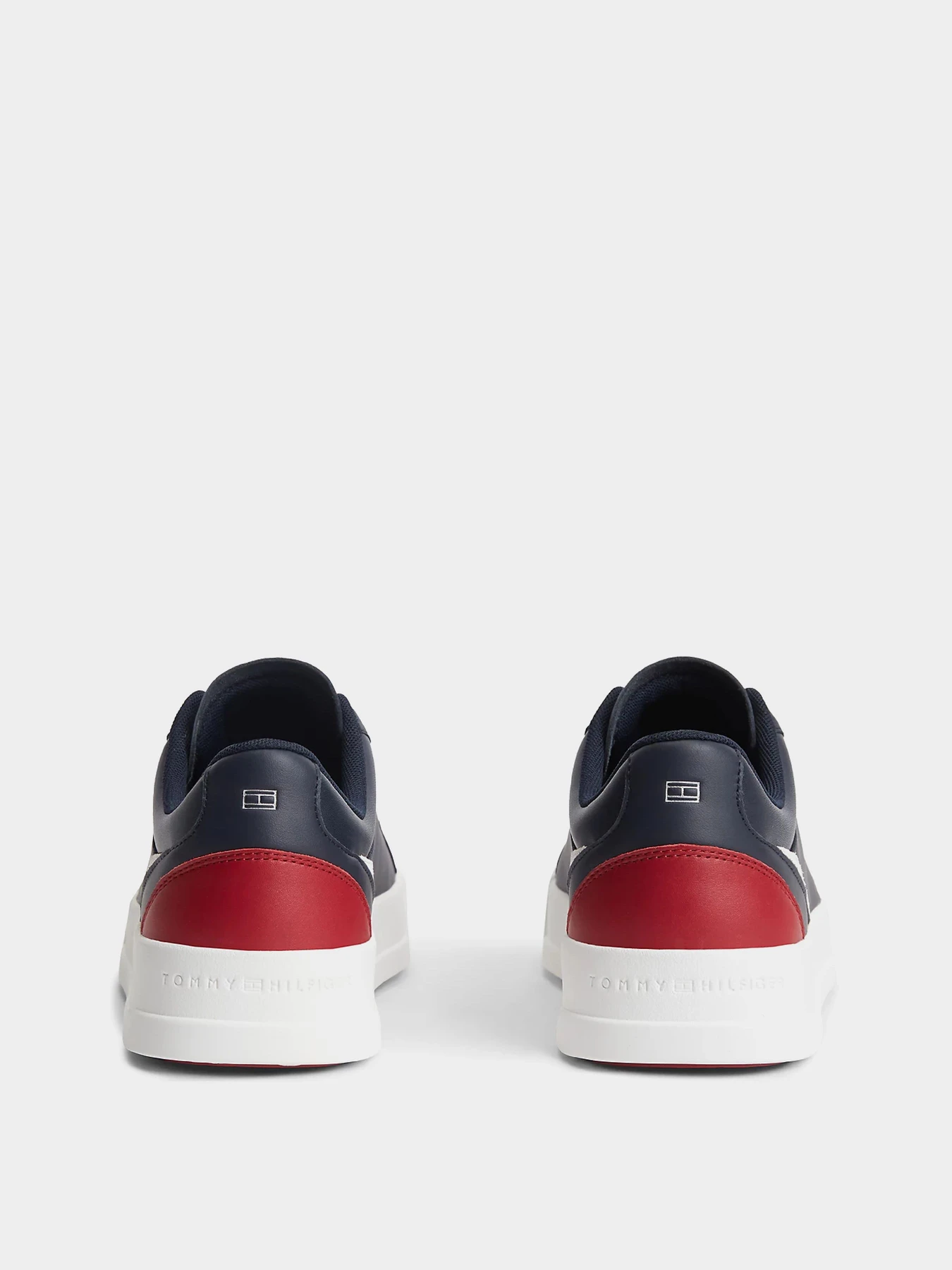 Кеды Tommy Hilfiger TH COURT PREMIUM LEATHER модель FM0FM05879-DW5 Кеды Tommy Hilfiger TH COURT PREMIUM LEATHER модель FM0FM05879-DW5 Фото