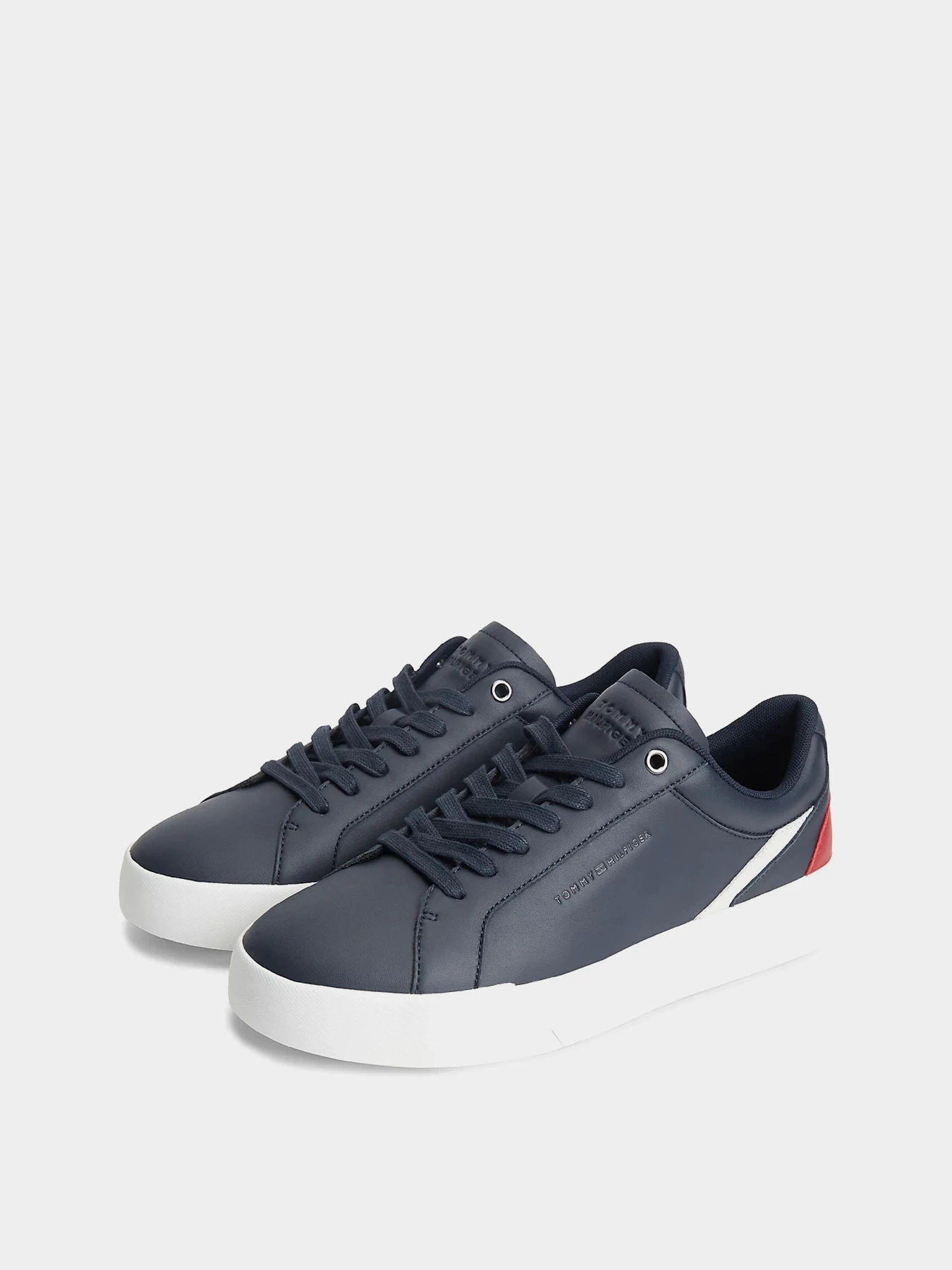 Кеды Tommy Hilfiger TH COURT PREMIUM LEATHER модель FM0FM05879-DW5 Кеды Tommy Hilfiger TH COURT PREMIUM LEATHER модель FM0FM05879-DW5 Фото