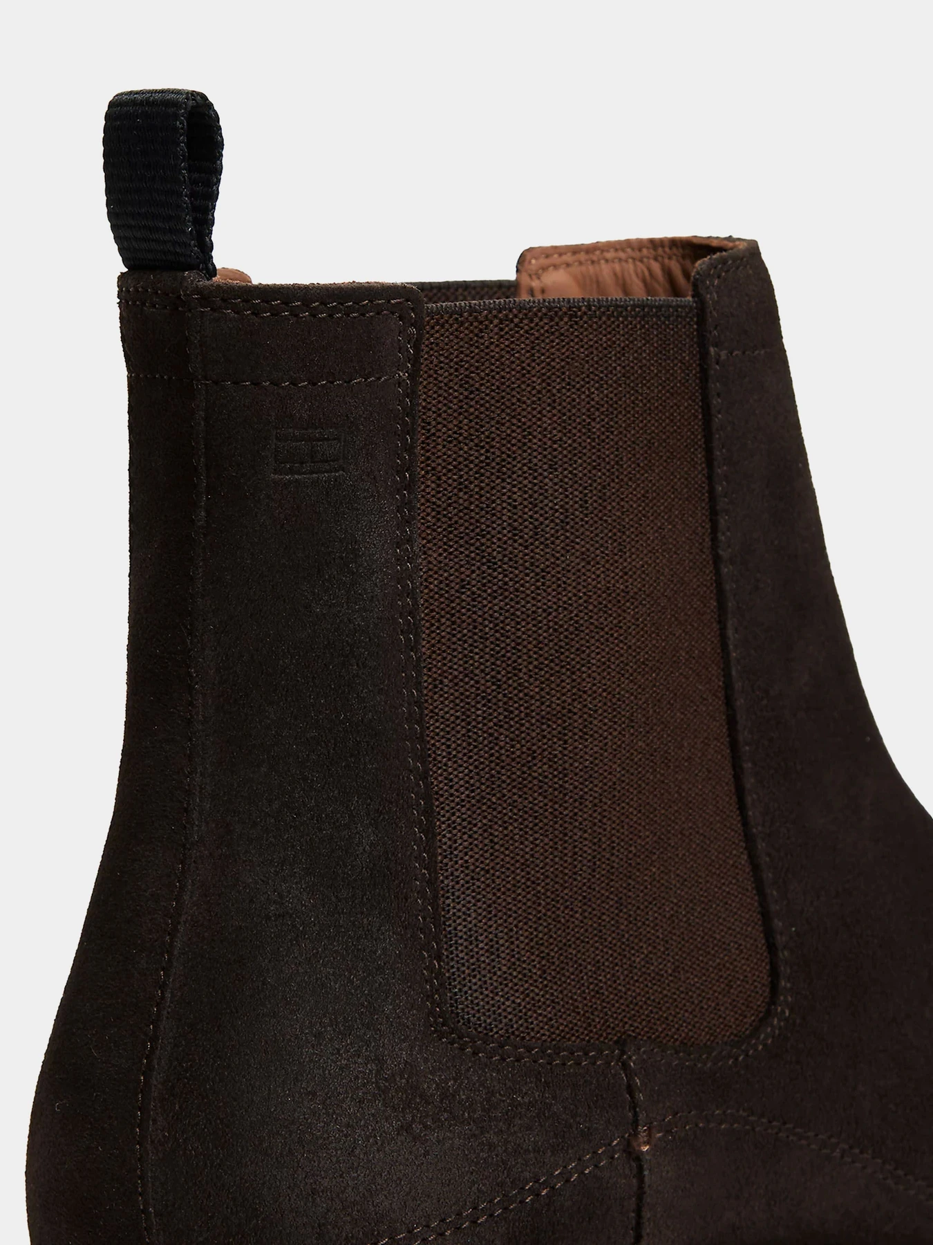 Ботинки и сапоги Tommy Hilfiger CORPORATE CASUAL SUEDE CHELSEA модель FM0FM05952-GT6 Фото