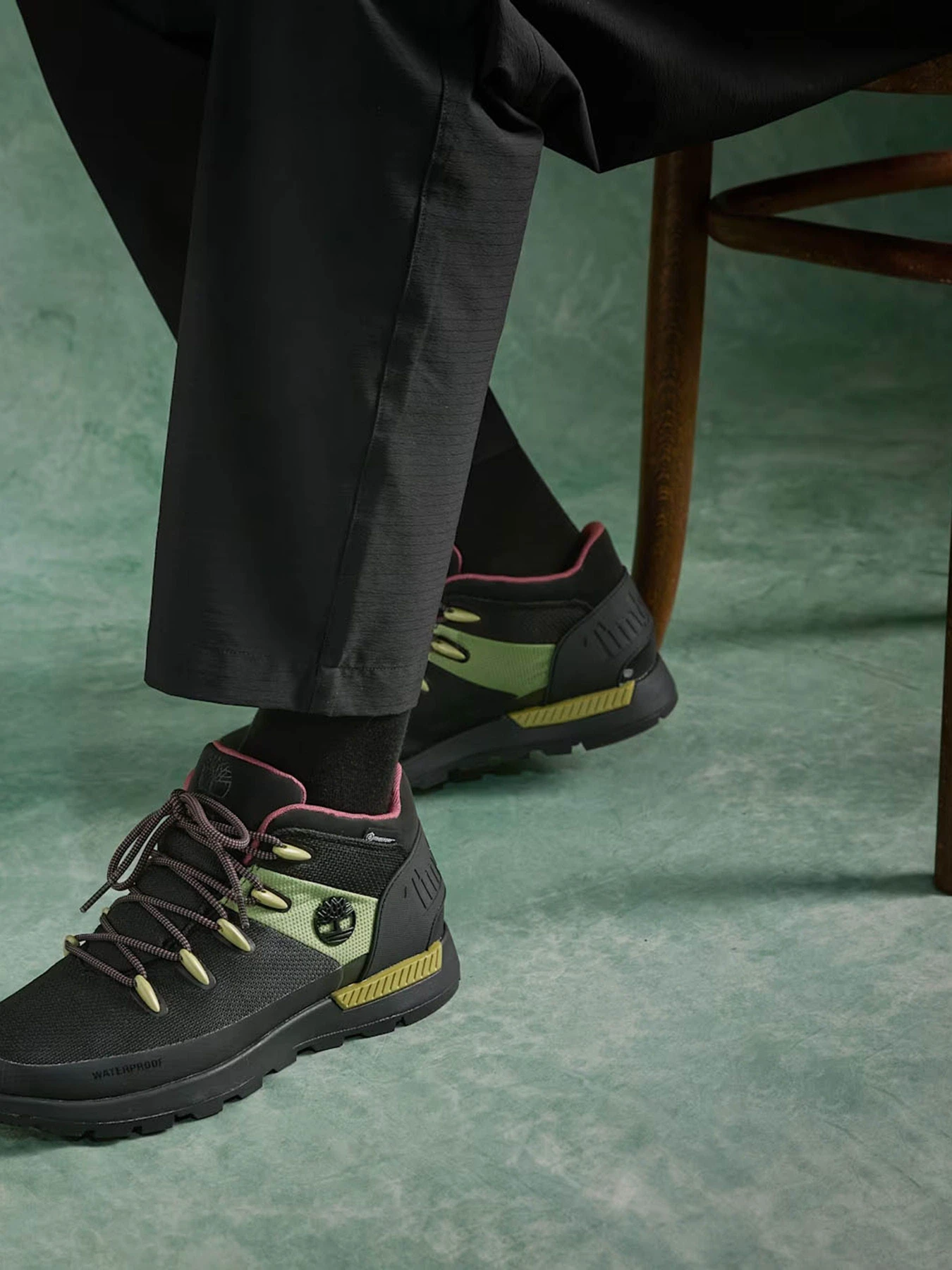 Ботинки и сапоги Timberland Sprint Trekker Mid Lace-Up Waterproof Trainer модель TB0A6CRBELL Фото