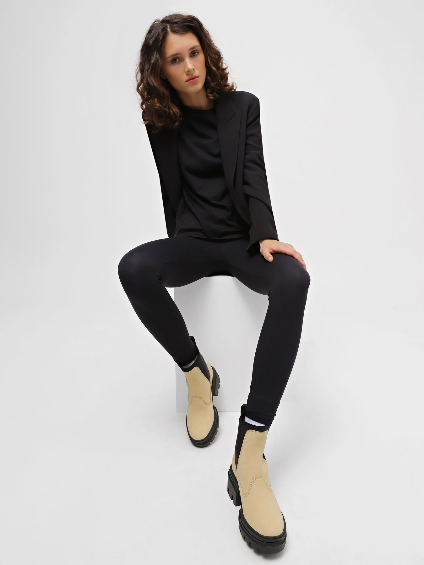 Черевики та чоботи Timberland Everleigh Chelsea модель TB0A61QMEF6 Фото