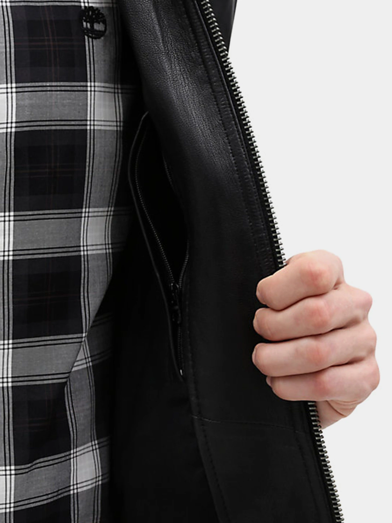 Куртки и дубленки Timberland Classic Leather Bomber модель TB0A1MYS001 Куртки и дубленки Timberland Classic Leather Bomber модель TB0A1MYS001 Фото