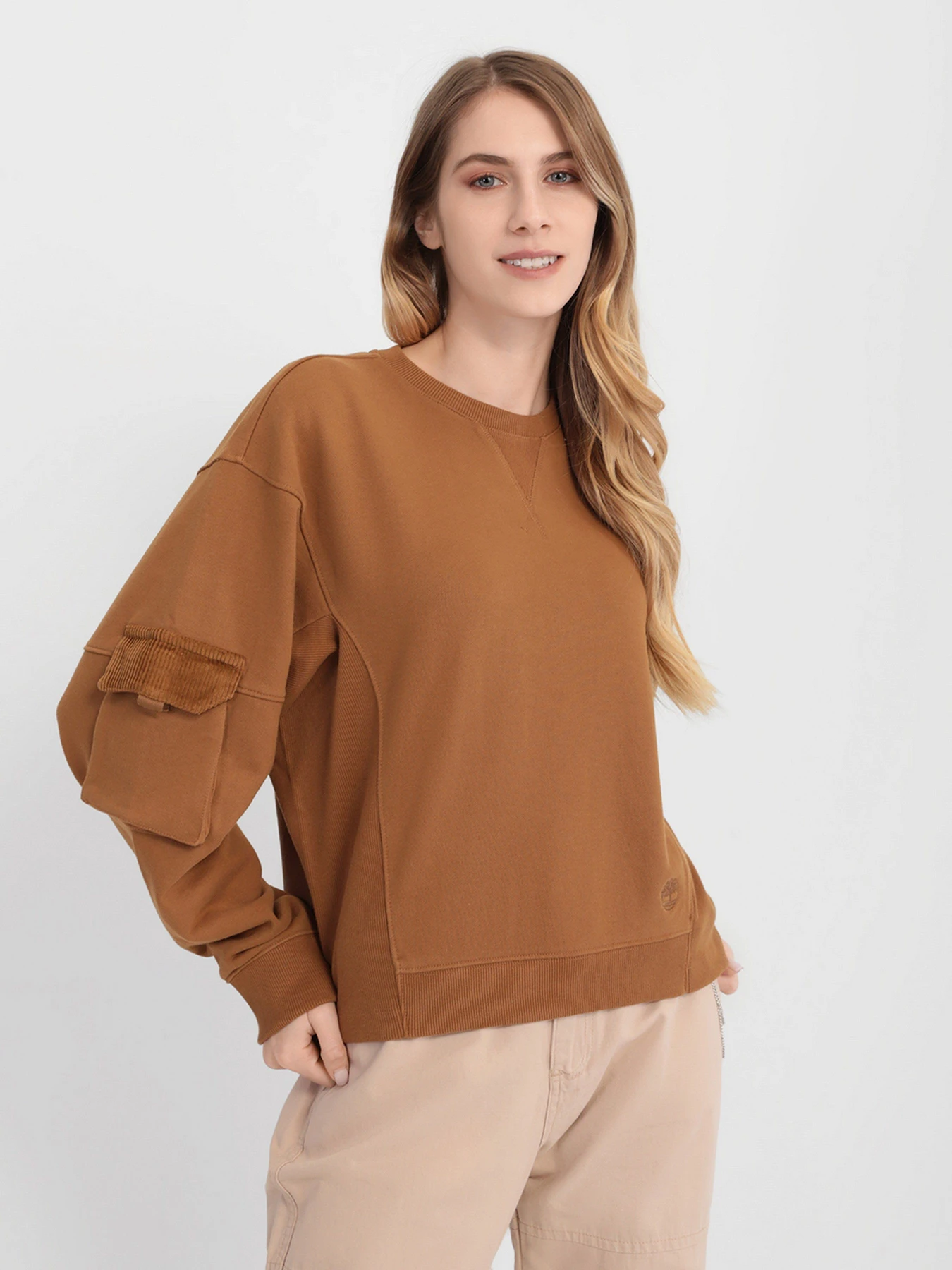 Худи и свитшоты Timberland Cropped Cargo модель TB0A23KX932 Худи и свитшоты Timberland Cropped Cargo модель TB0A23KX932 Фото