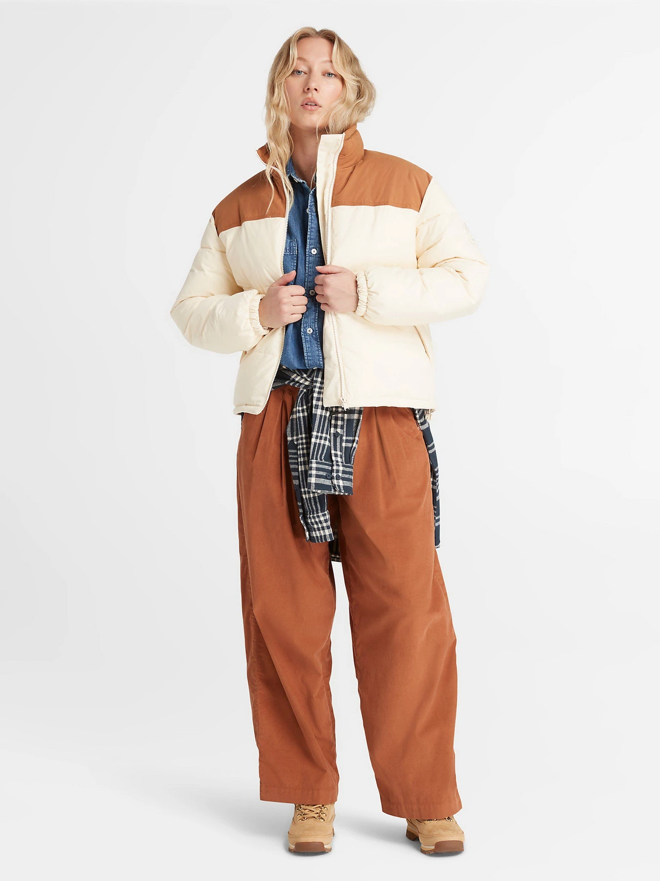 Куртки та дублянки Timberland Mountain Welsh Puffer модель TB0A6HBWV04 Фото