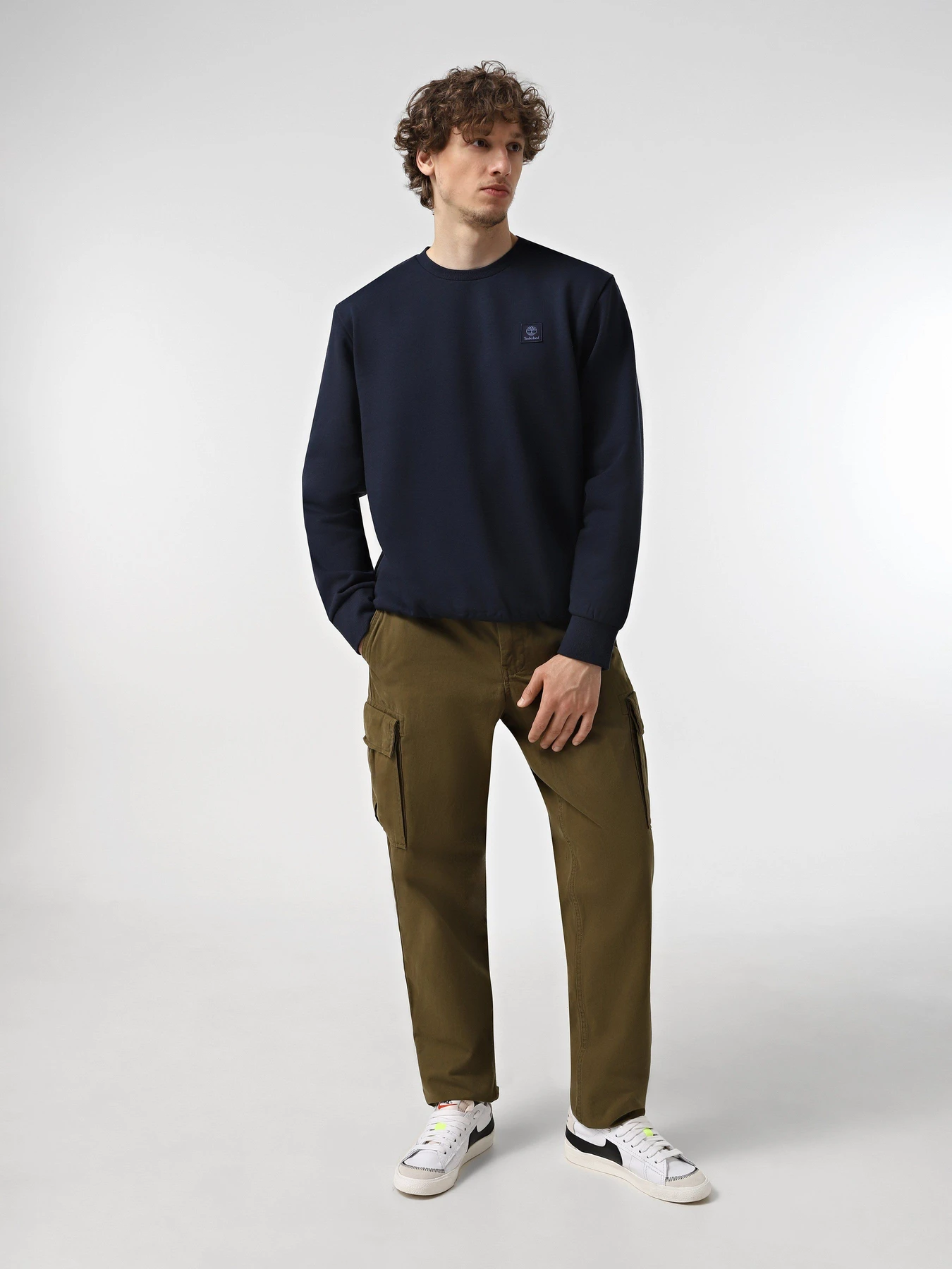 Худи и свитшоты Timberland Woven Badge Crew Neck модель TB0A6UHJ433 Фото